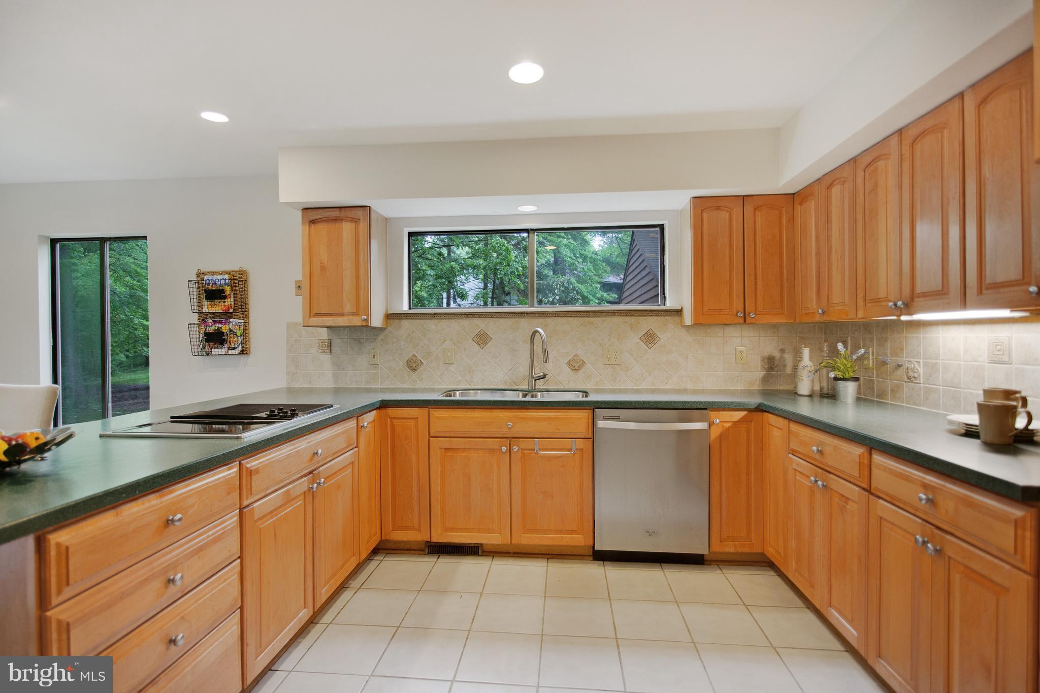 RESTON - Residential