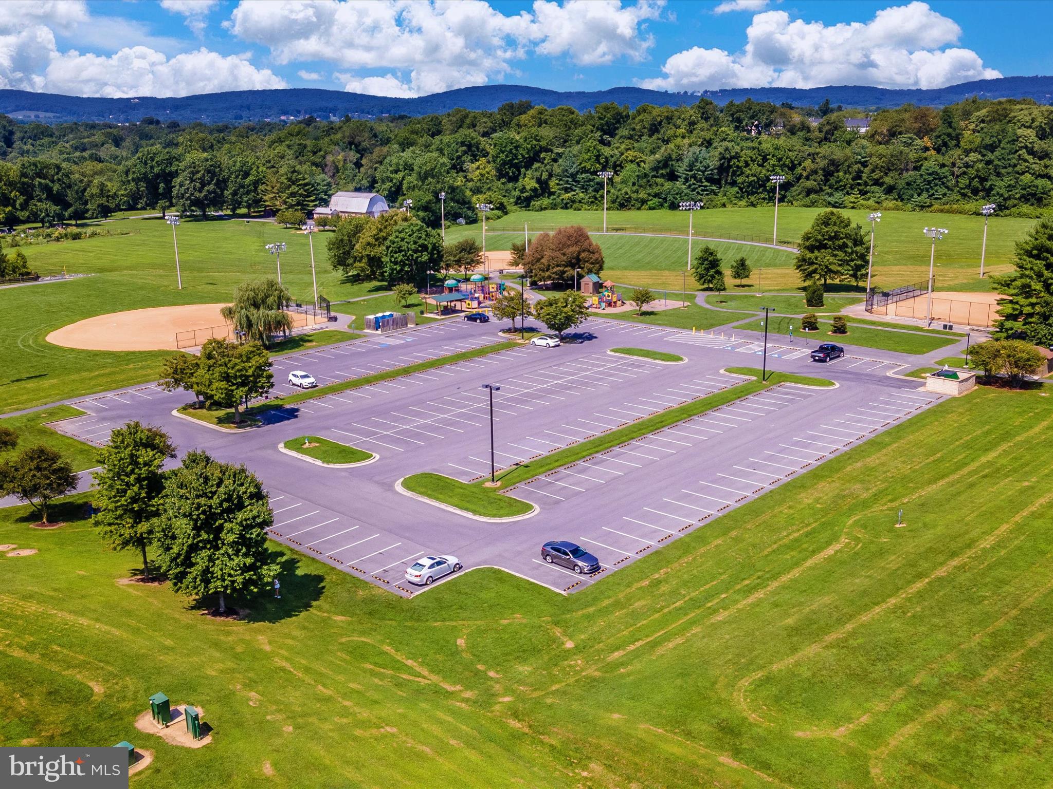 BALLENGER CREEK MEADOWS - Residential