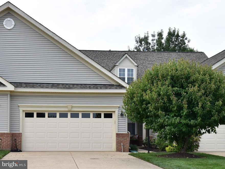 Hard to find--ONE level with 2 car garage villa in 55+ Heritage Hunt* upgrades include-replaced roof 2017; kitchen appliances 8/18; granite in kitchen 9/18; master bath vanity 8/18; AC 8/18**washer/dryer convey**gas fireplace**Master bath shower**Loads of community  amenities include indoor and outdoor pools, 2 Clubhouses; Tennis Courts**quick closing possible