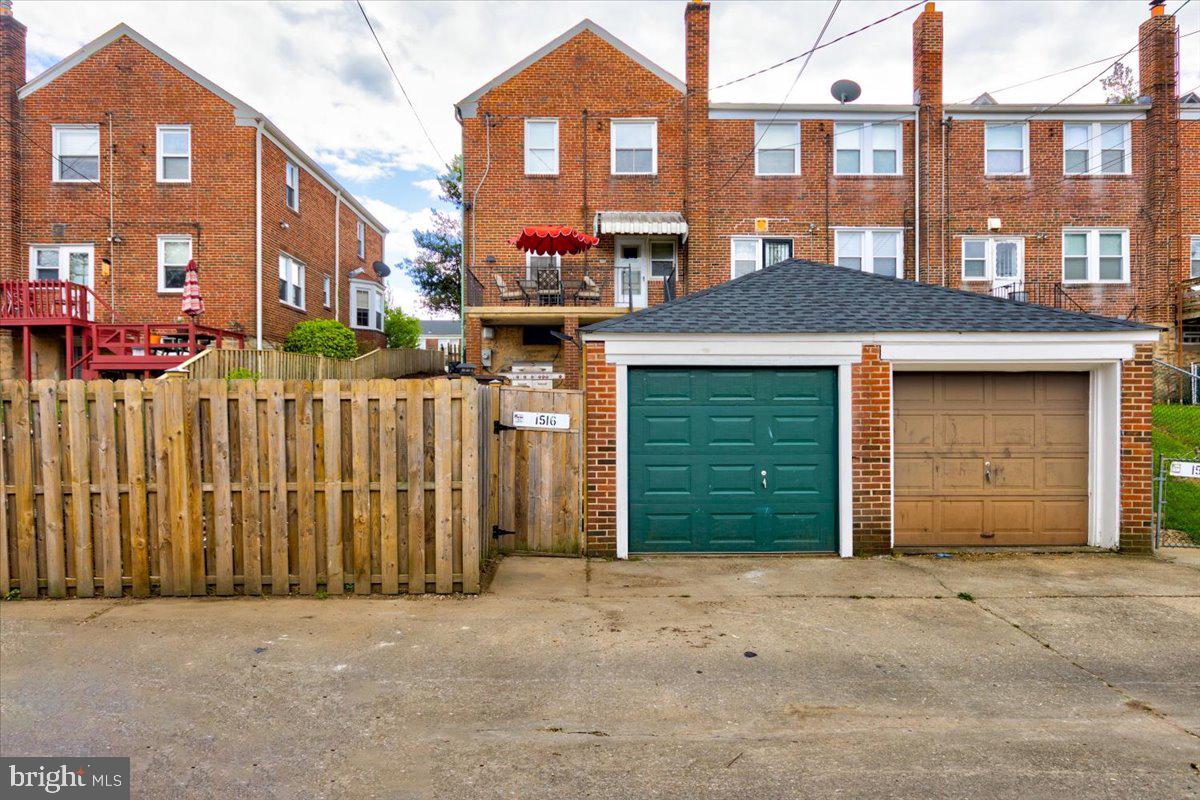 NORTHWOOD - Residential