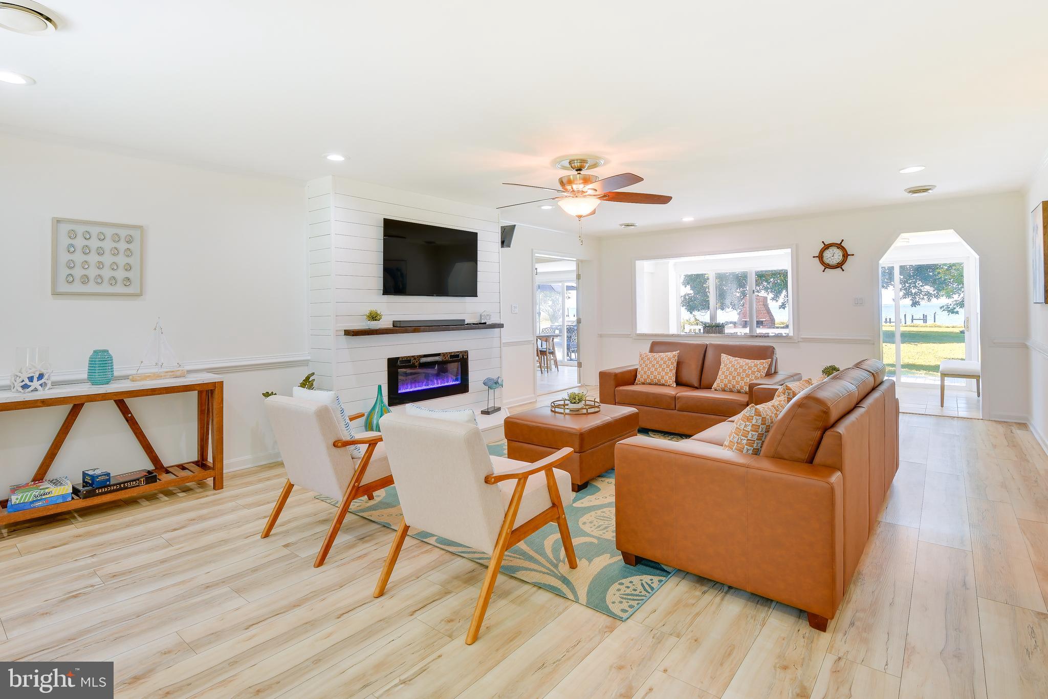 CORNFIELD HARBOR - Residential