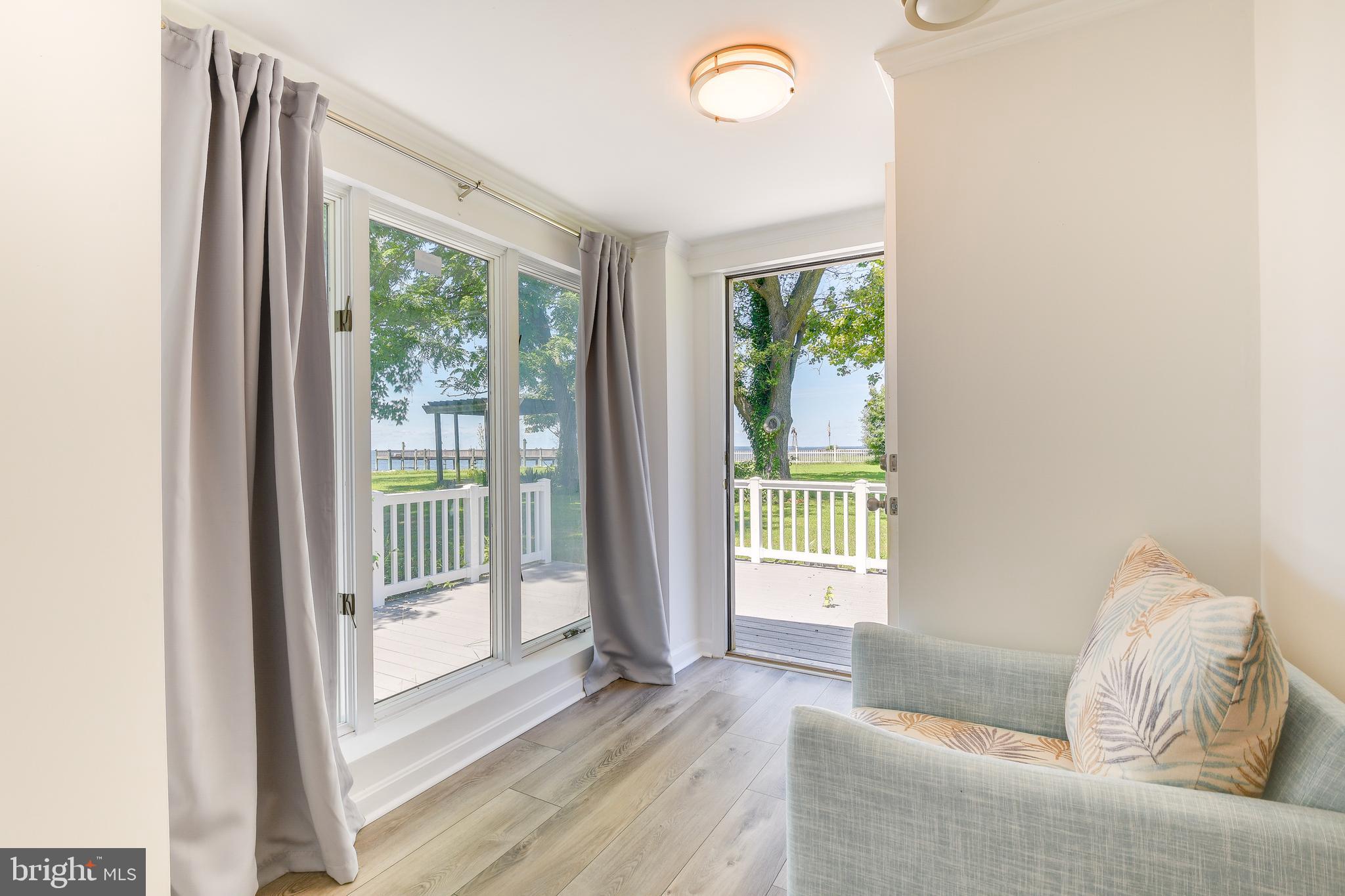 CORNFIELD HARBOR - Residential