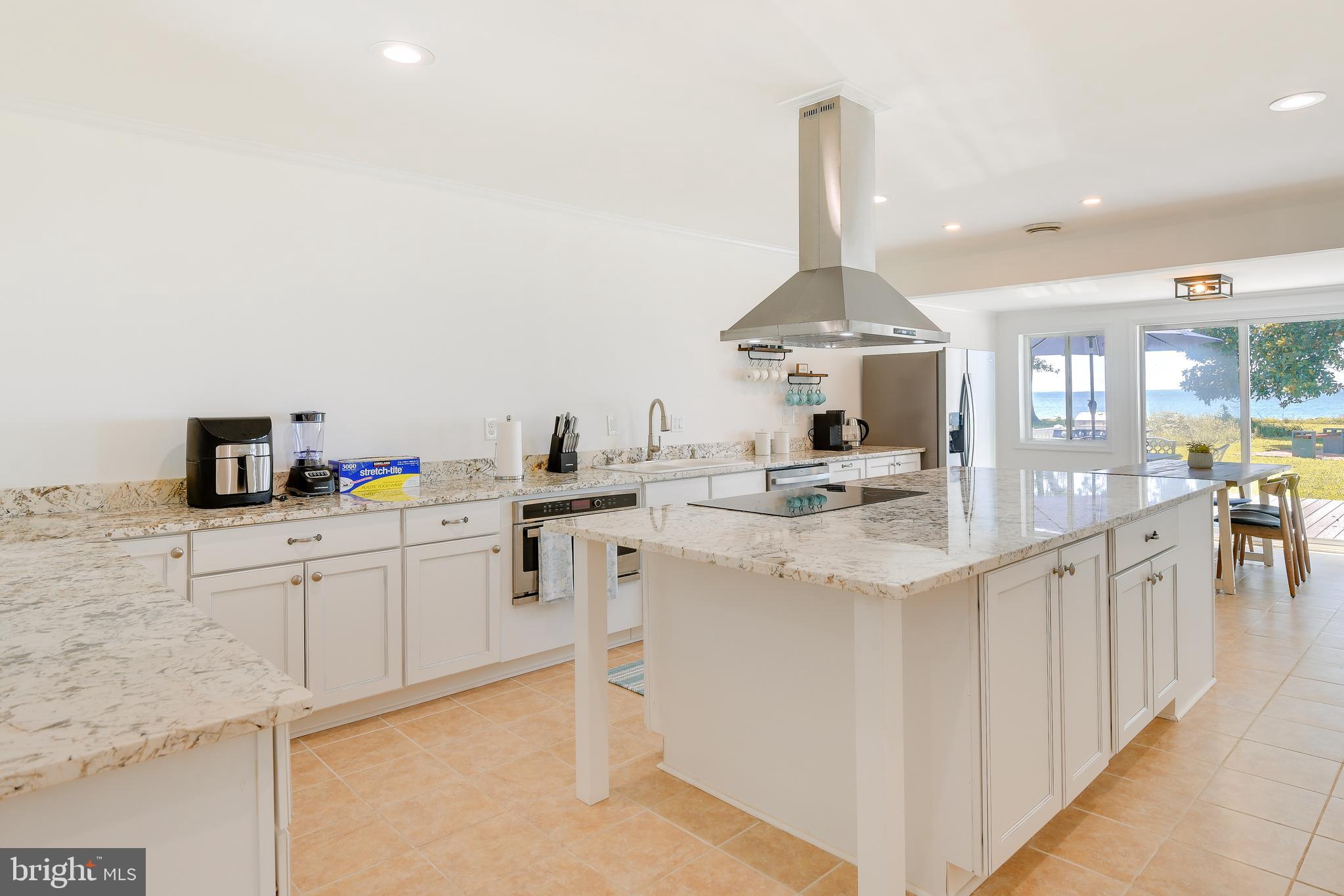 CORNFIELD HARBOR - Residential