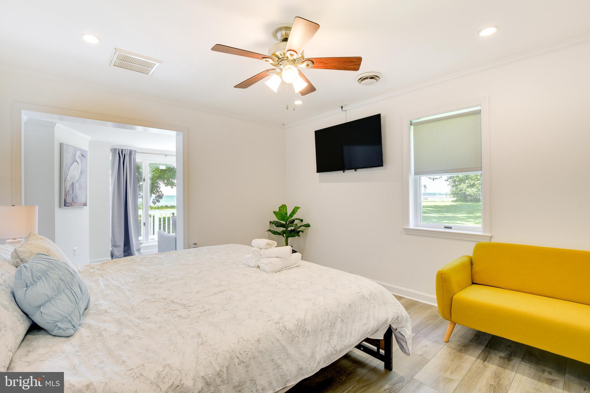 CORNFIELD HARBOR - Residential