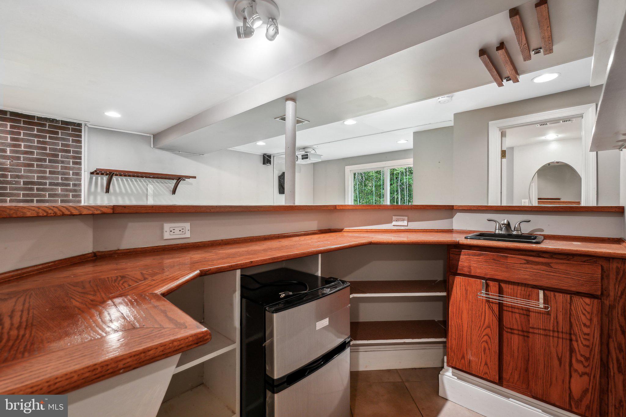 DALE CITY - Residential Lease