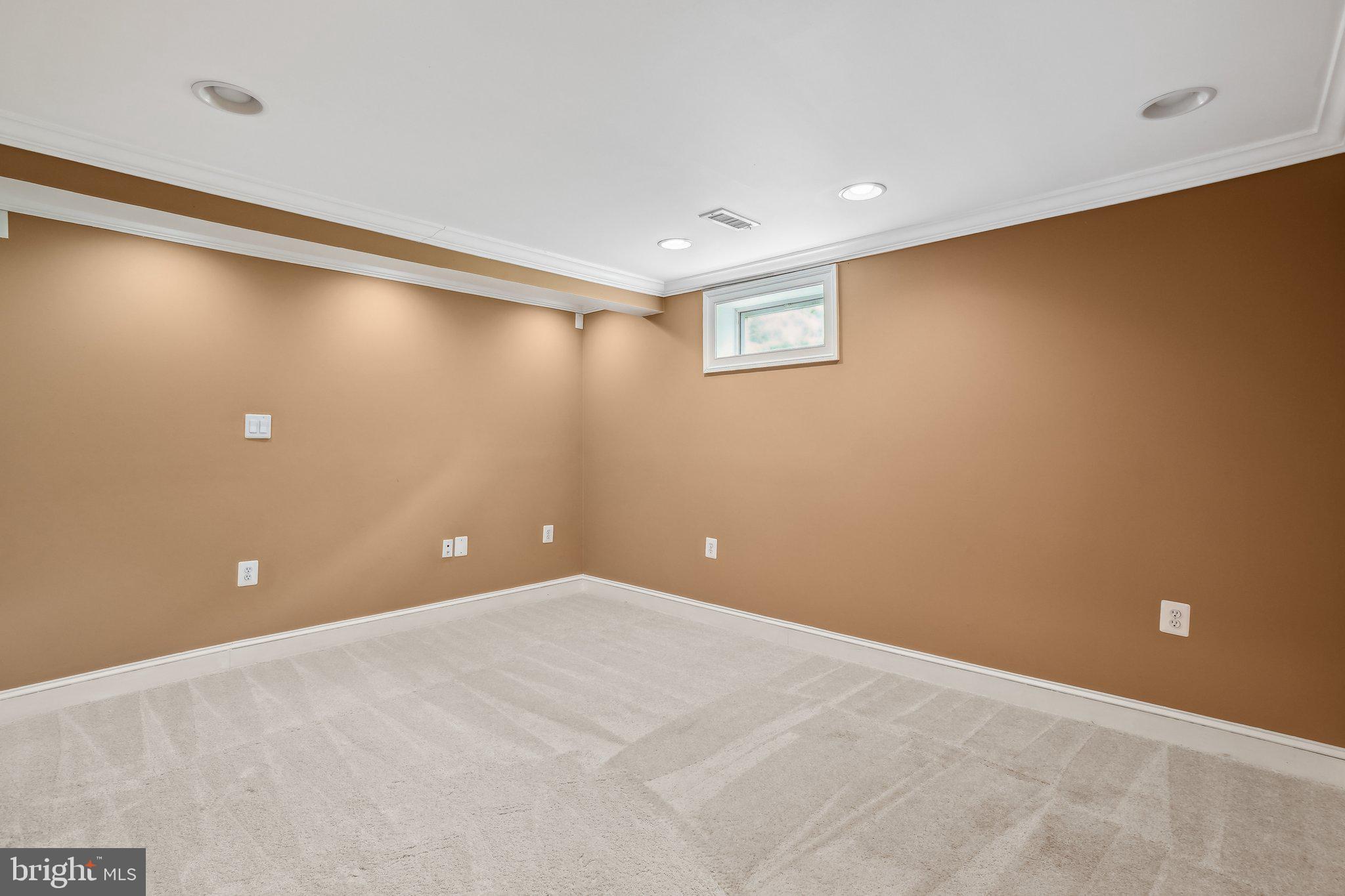 DALE CITY - Residential Lease