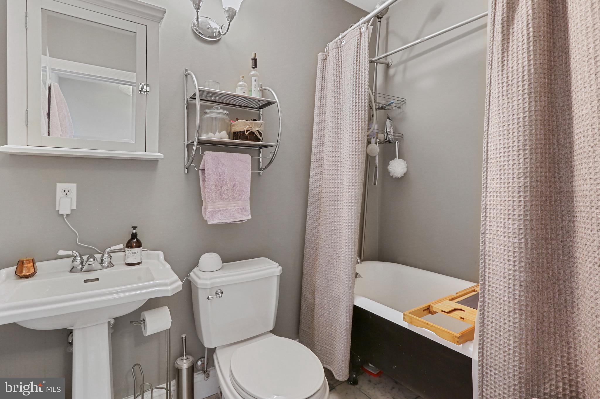 FEDERAL HILL HISTORIC DISTRICT - Residential Lease