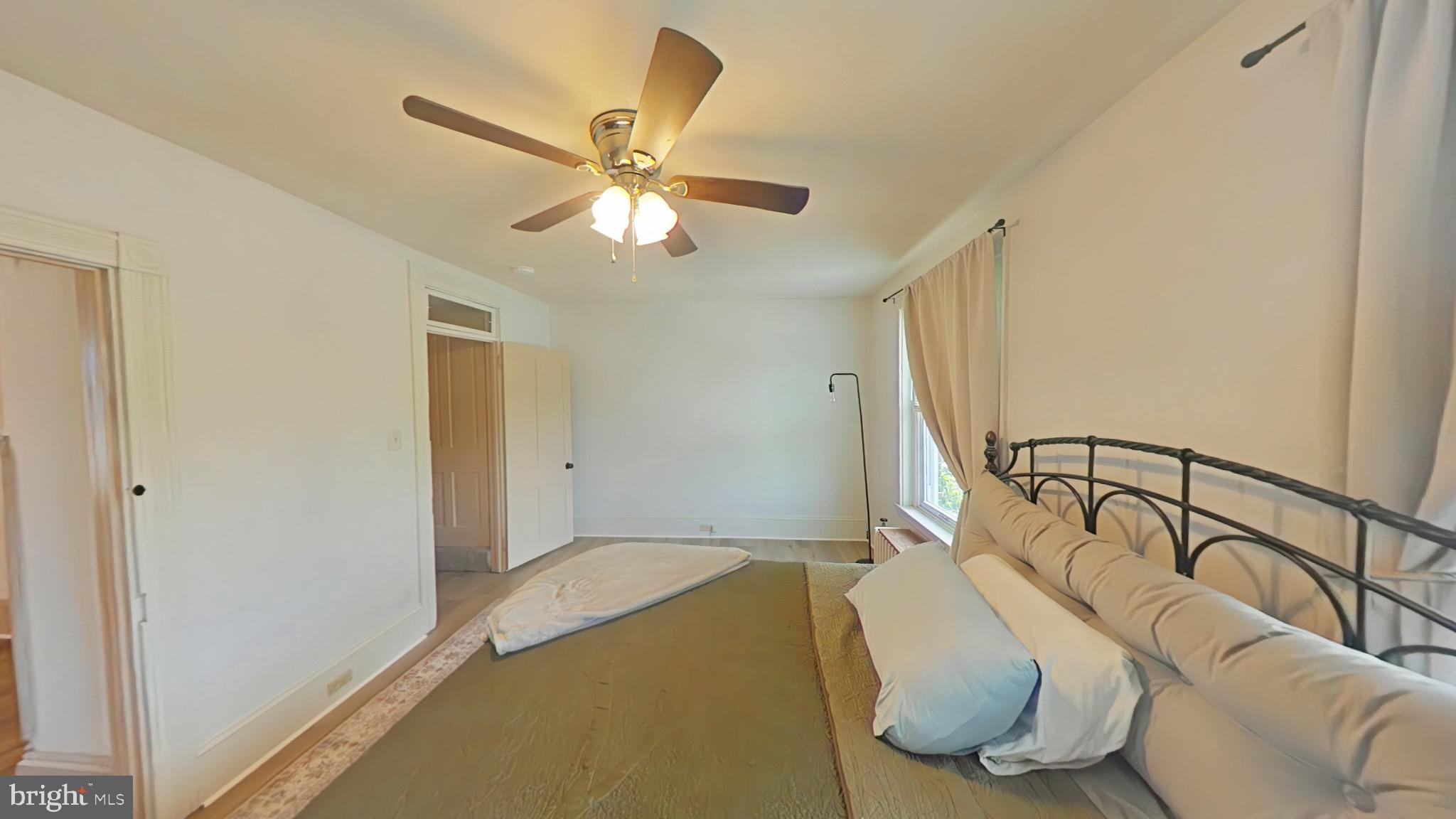 904 LOCUST STREET
