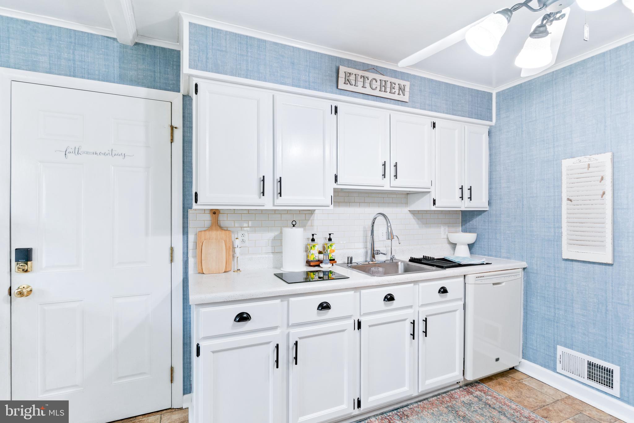 BROOKEVILLE KNOLLS - Residential