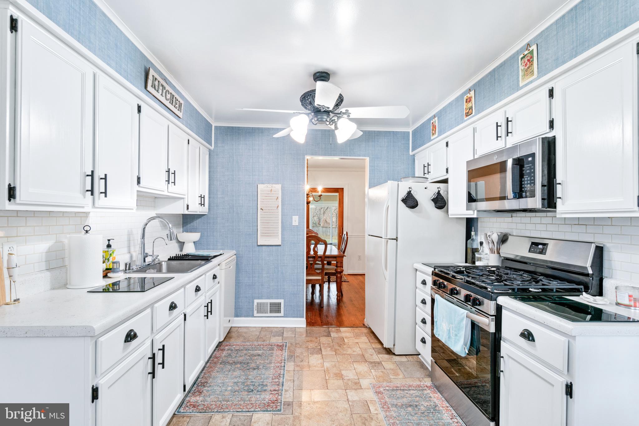 BROOKEVILLE KNOLLS - Residential