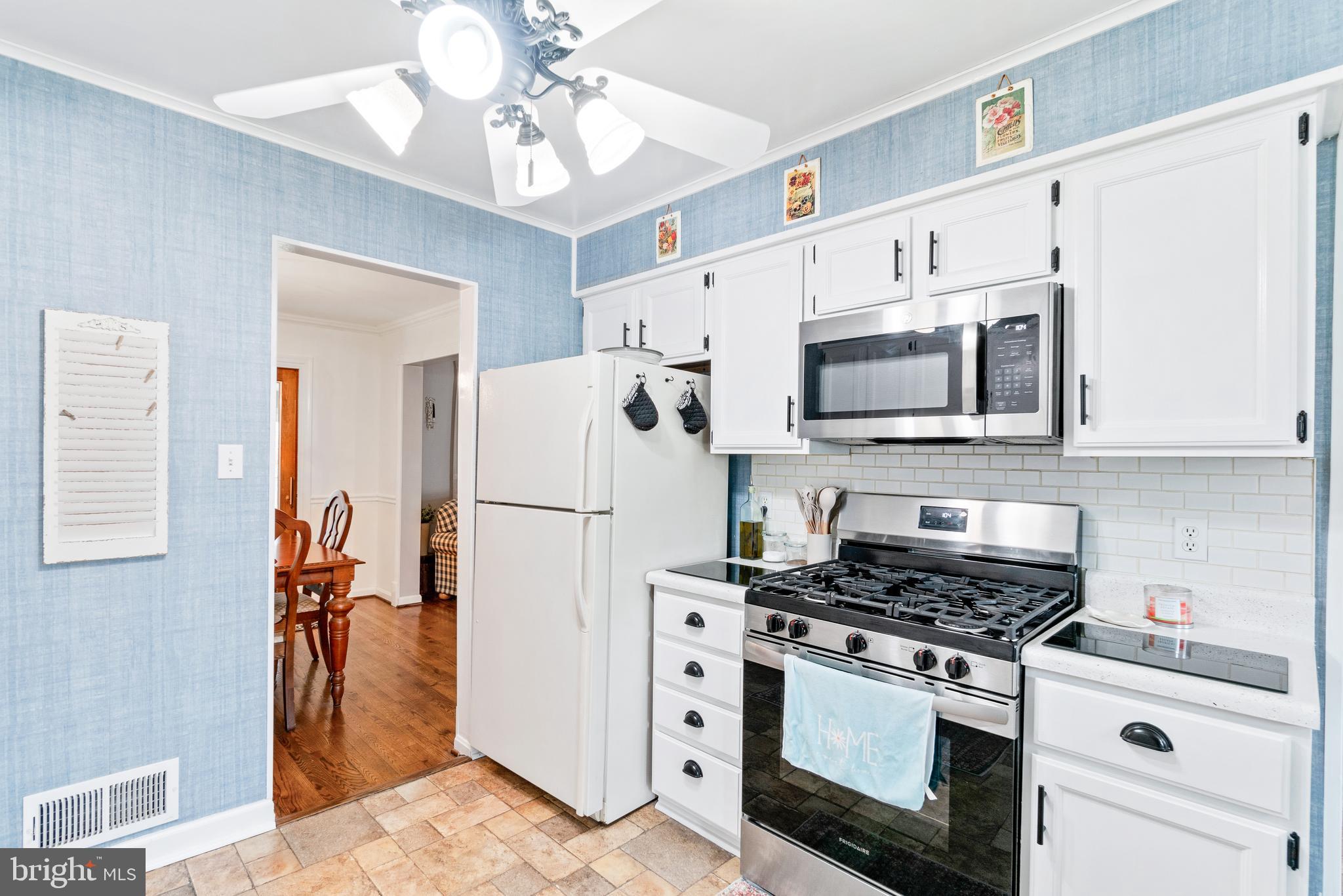 BROOKEVILLE KNOLLS - Residential