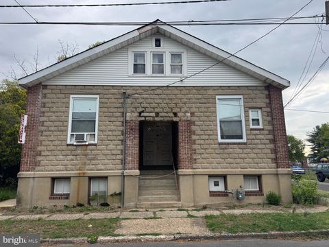 Photo of 400 Magnolia Street, BEVERLY, NJ 08010 (MLS # NJBL2111178)