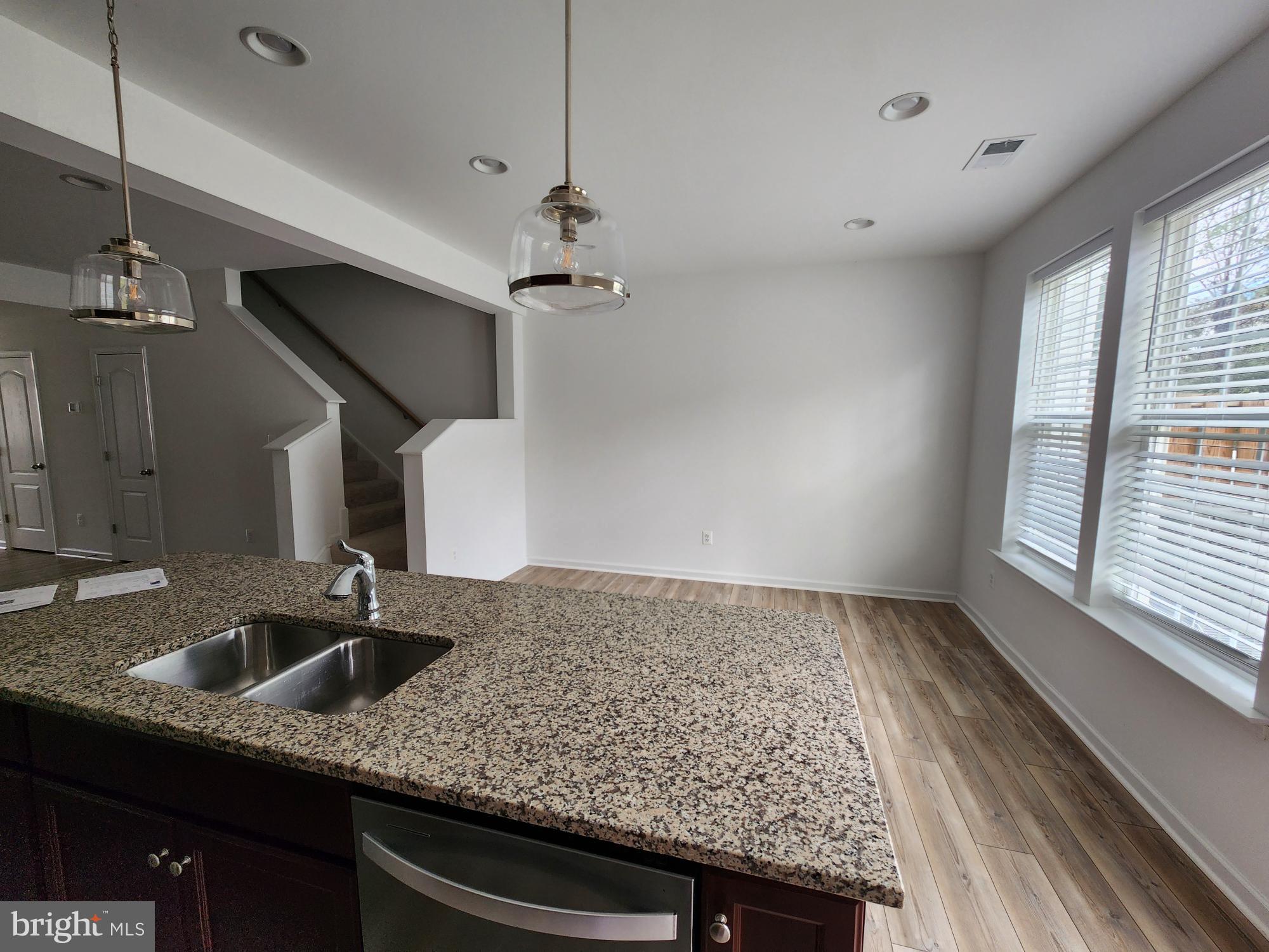 MCCAULEY CROSSING - Residential Lease