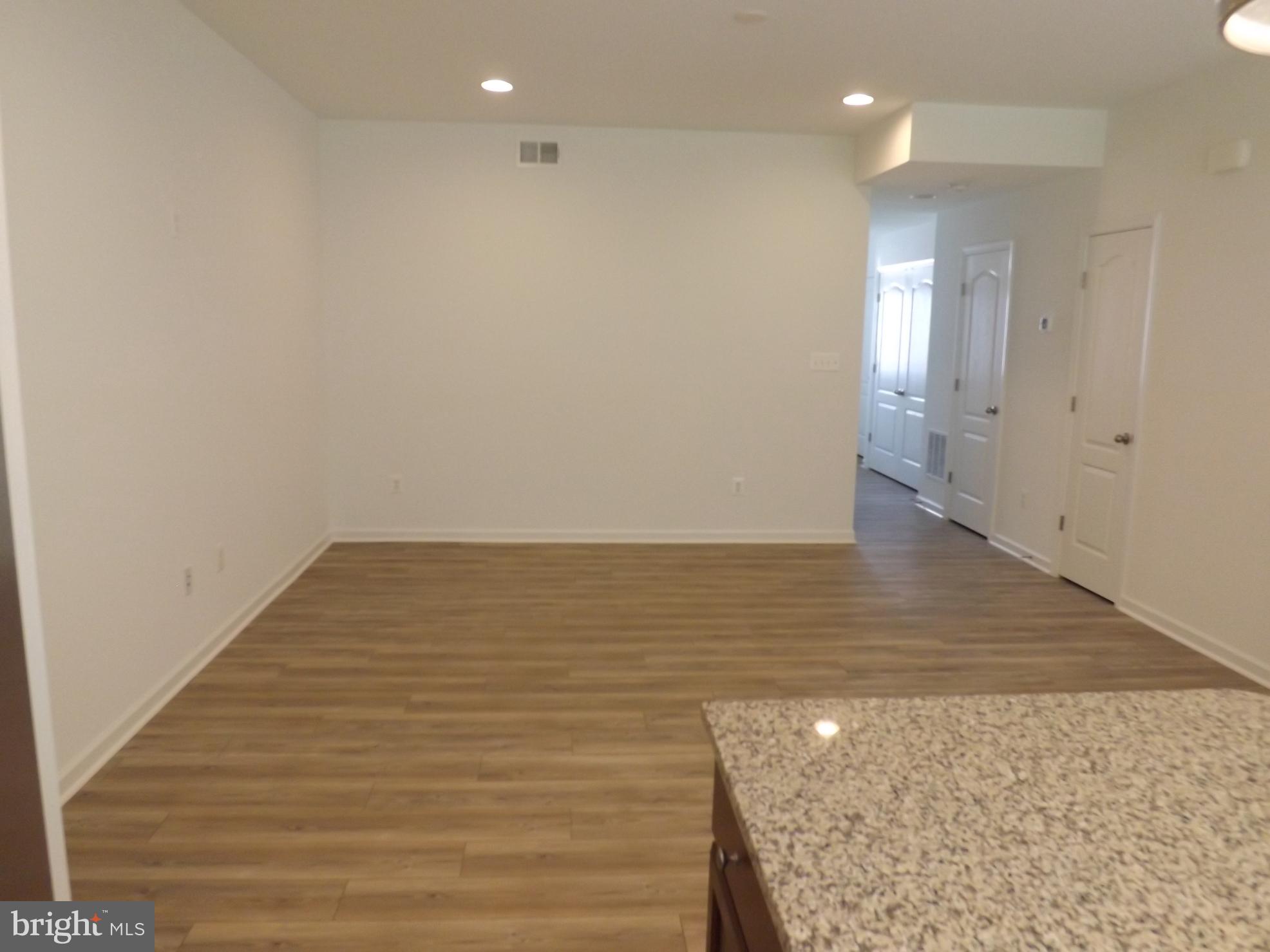 MCCAULEY CROSSING - Residential Lease