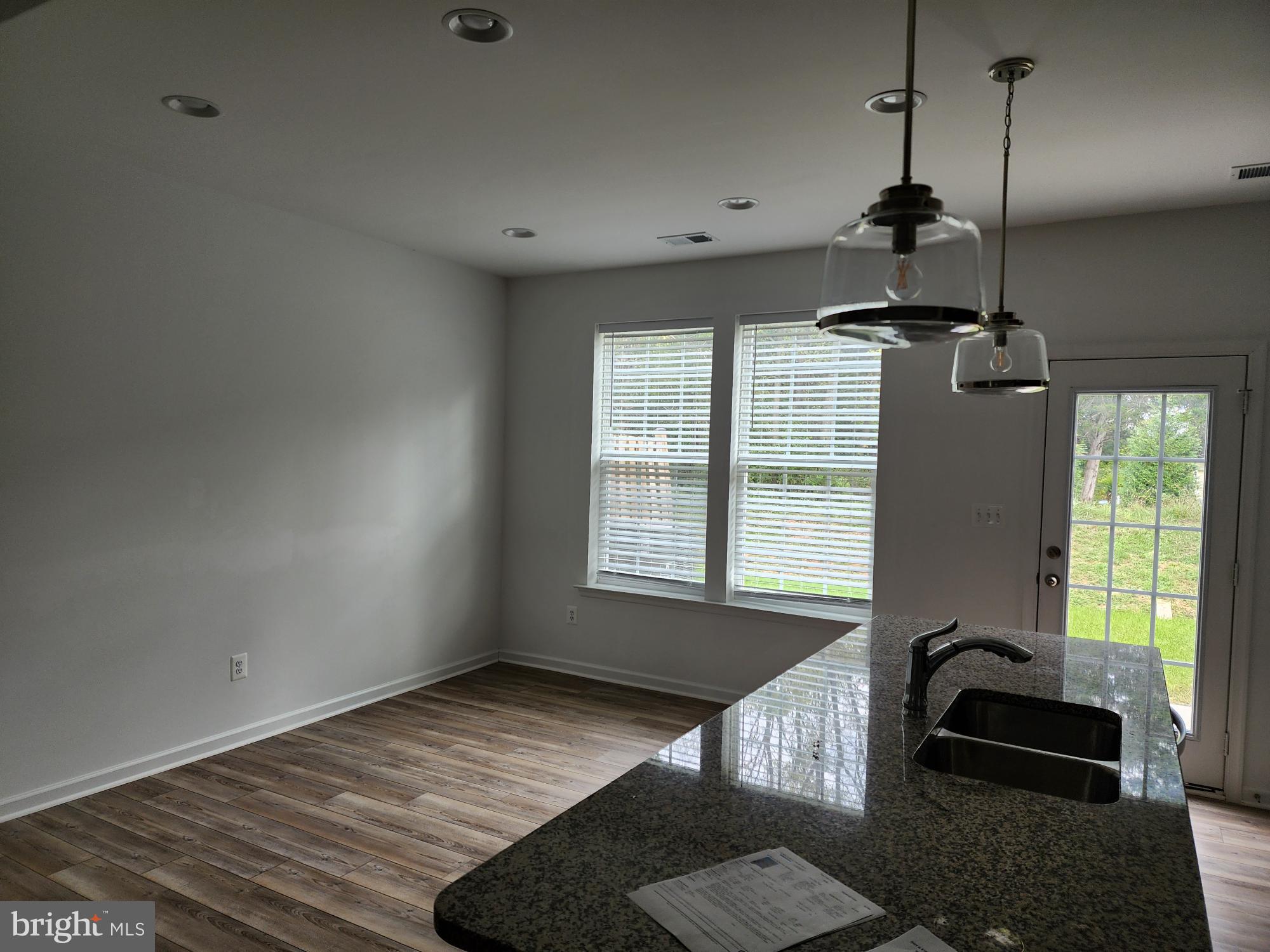 MCCAULEY CROSSING - Residential Lease