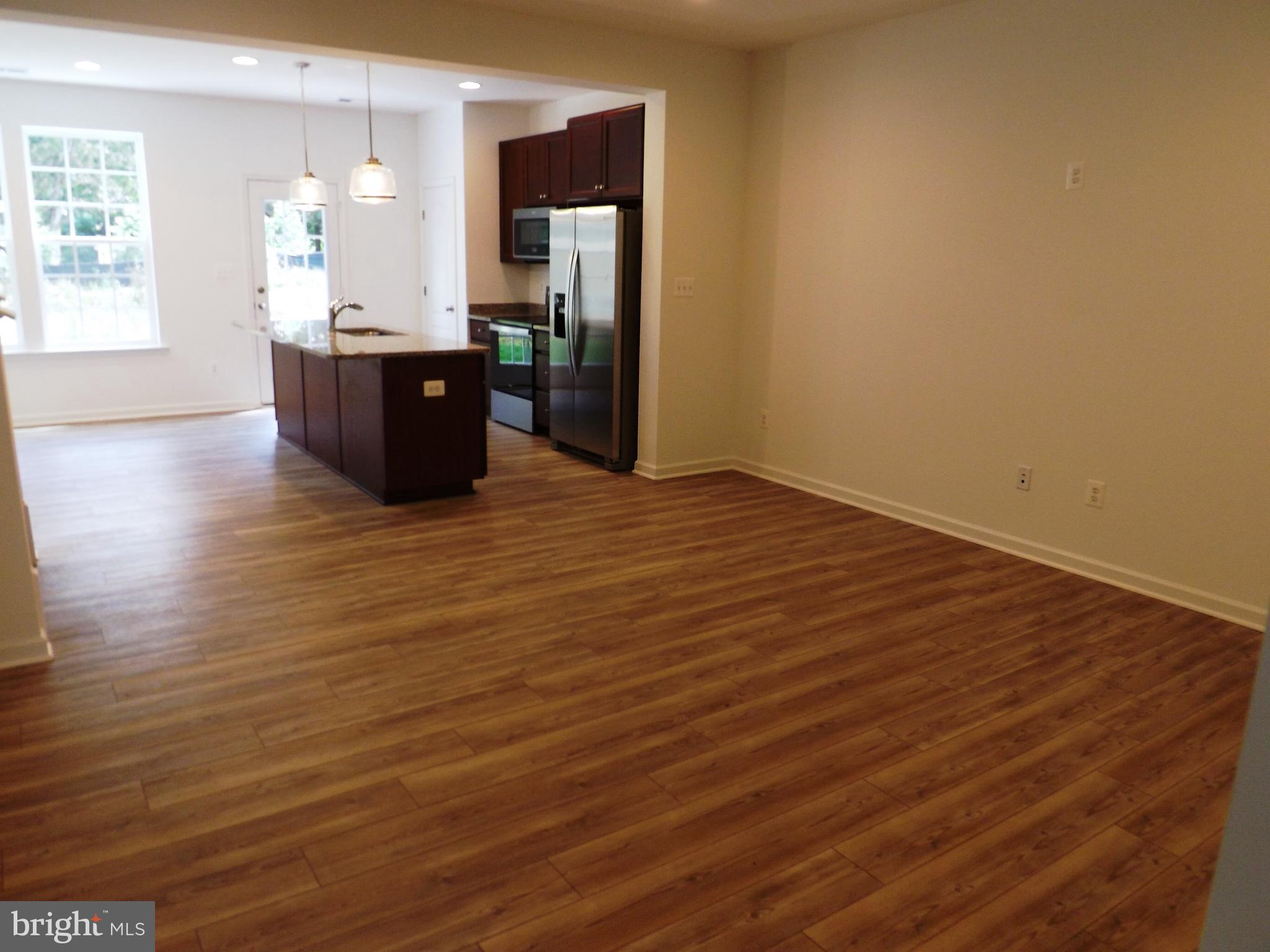 MCCAULEY CROSSING - Residential Lease