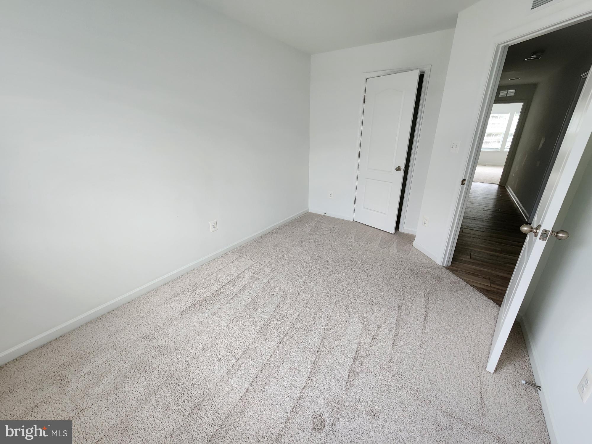 MCCAULEY CROSSING - Residential Lease