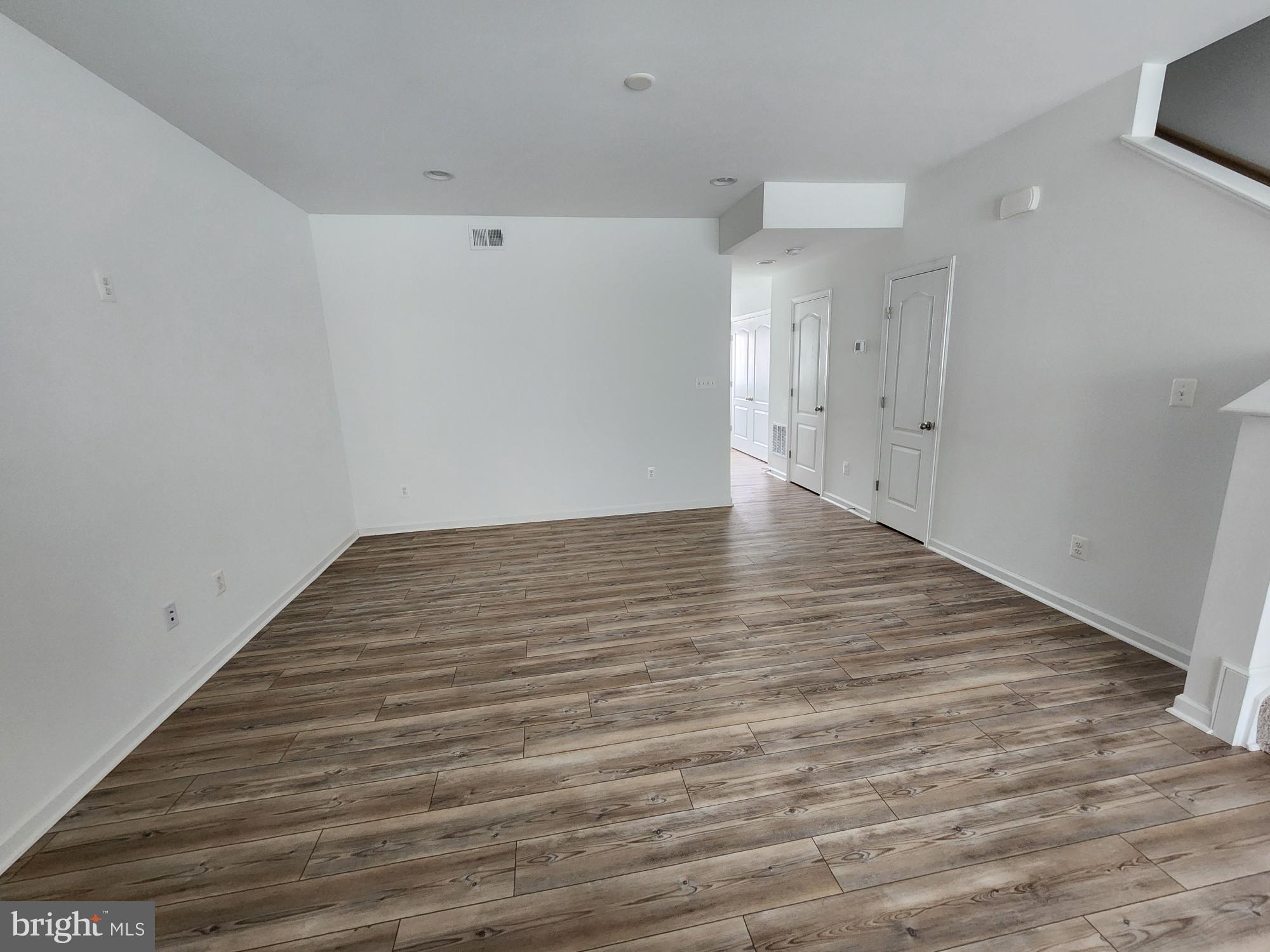 MCCAULEY CROSSING - Residential Lease