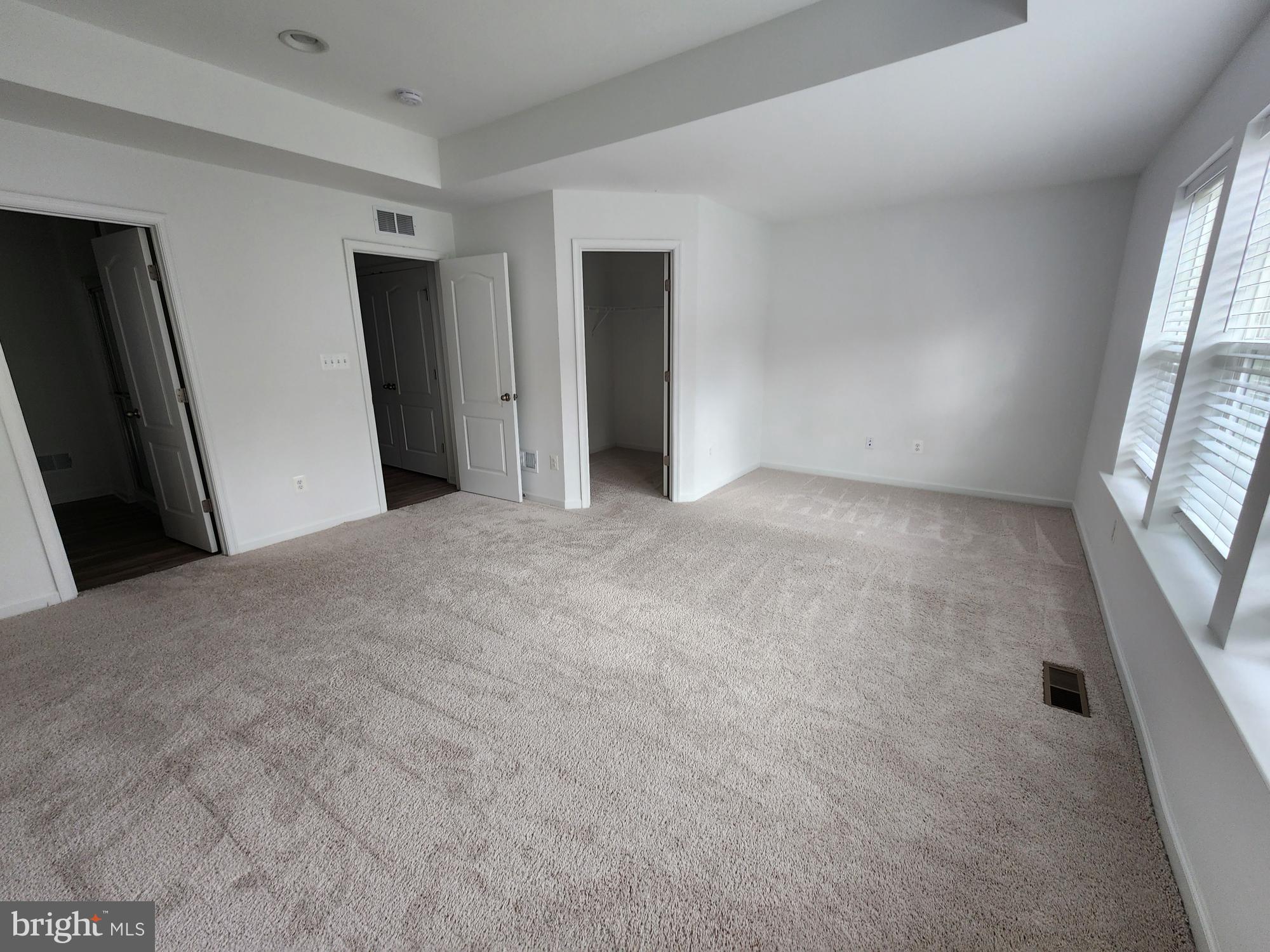 MCCAULEY CROSSING - Residential Lease