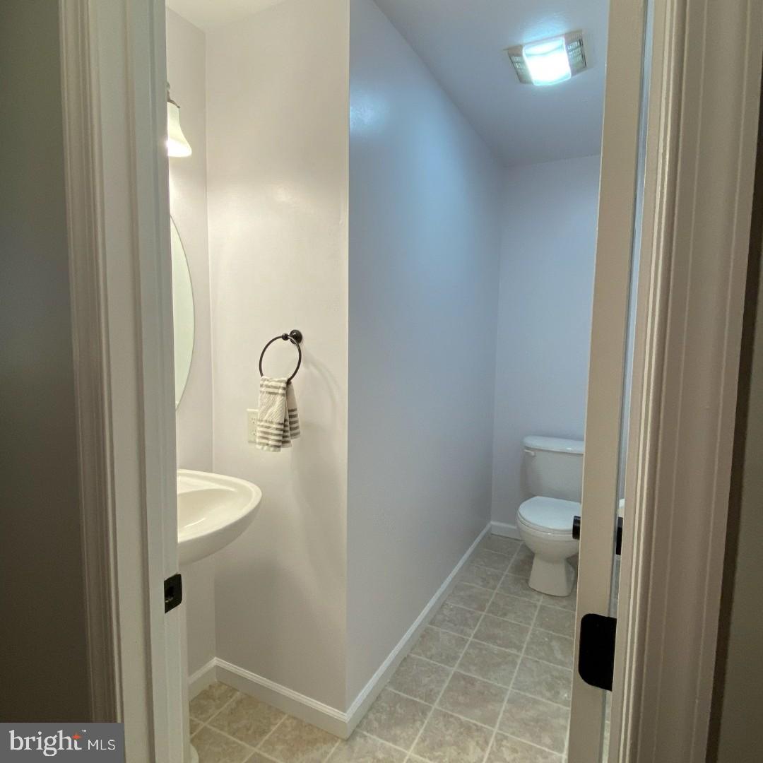 COLONIAL HILLS - Residential