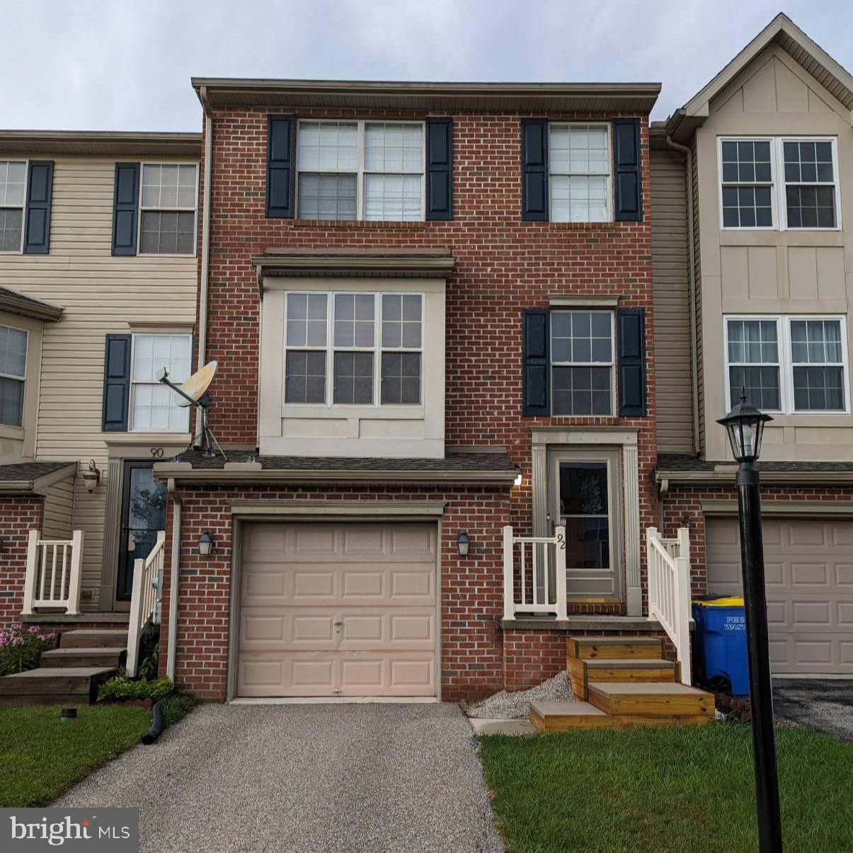 COLONIAL HILLS - Residential