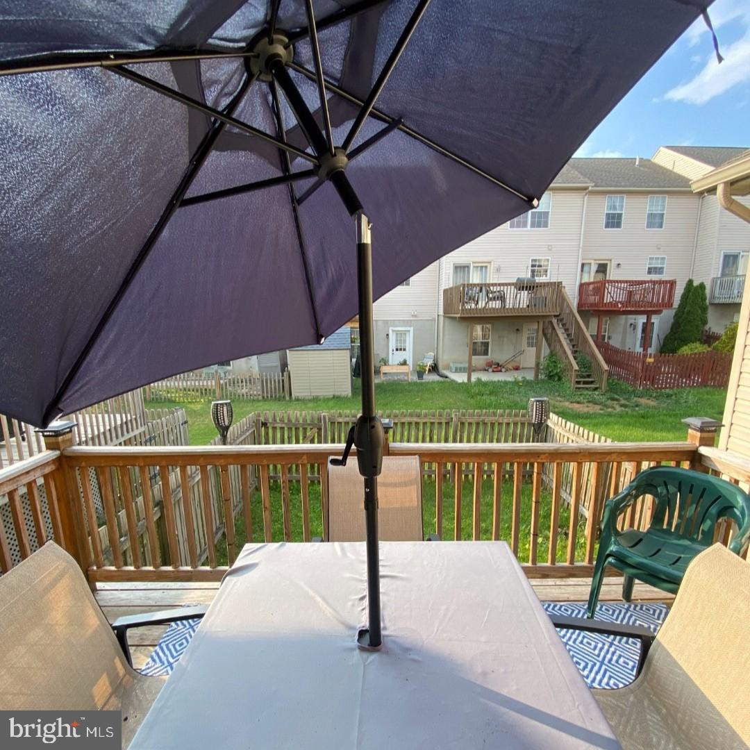 COLONIAL HILLS - Residential