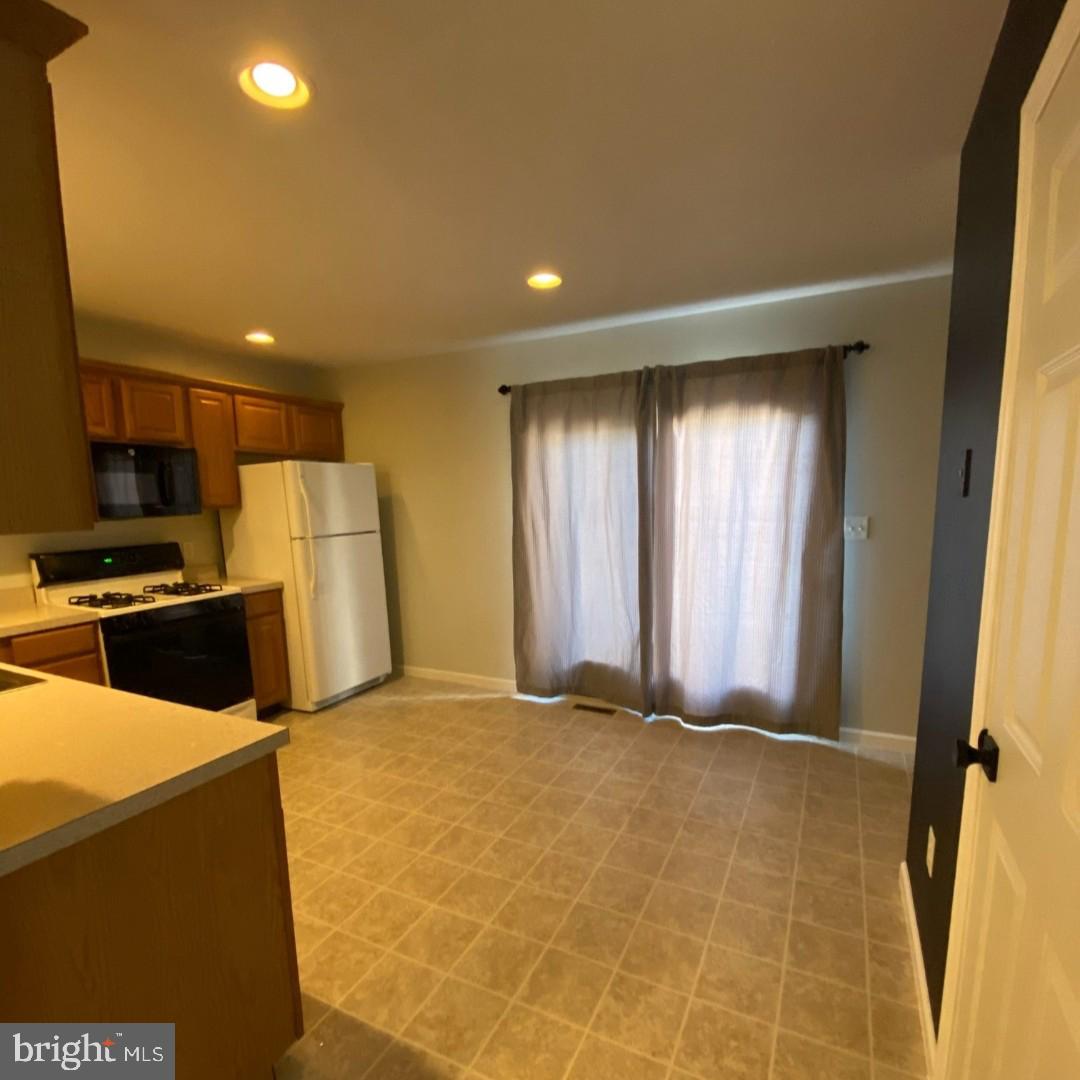 COLONIAL HILLS - Residential