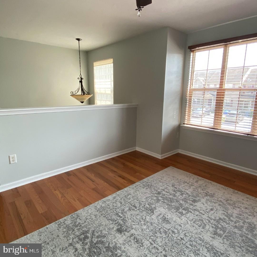 COLONIAL HILLS - Residential