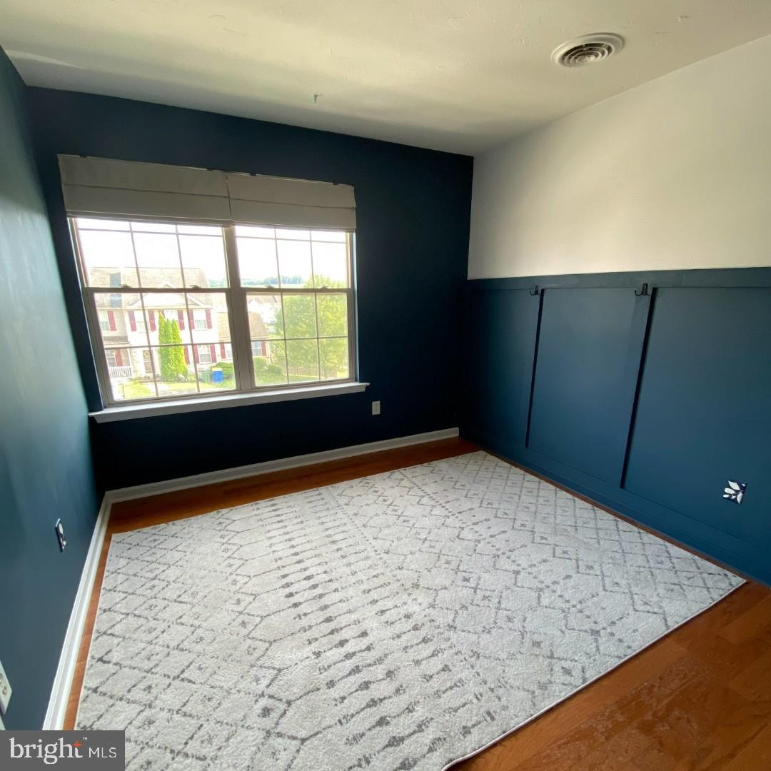 COLONIAL HILLS - Residential