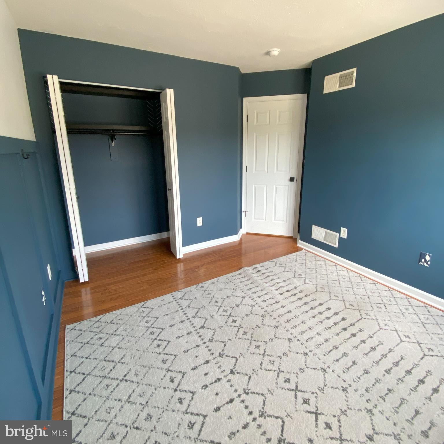 COLONIAL HILLS - Residential