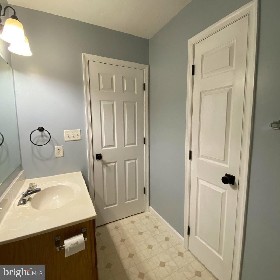 COLONIAL HILLS - Residential