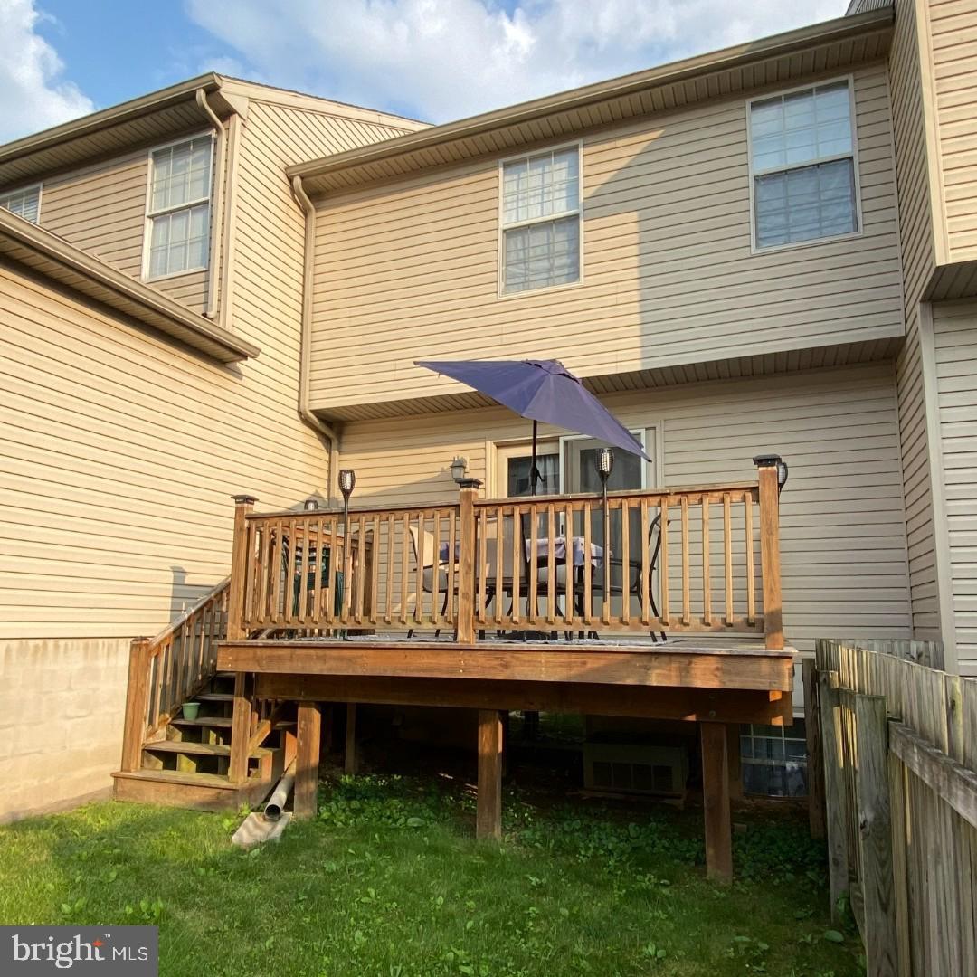 COLONIAL HILLS - Residential