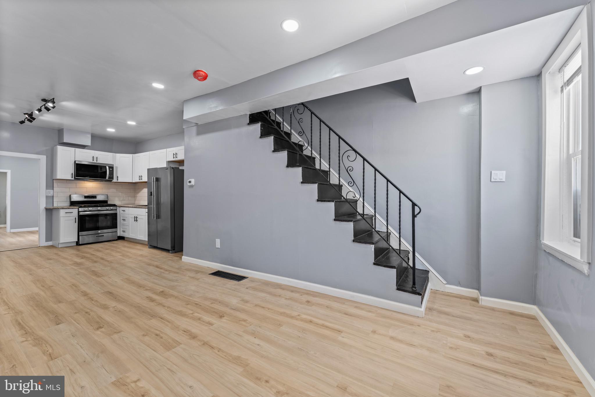 974 S 8TH STREET