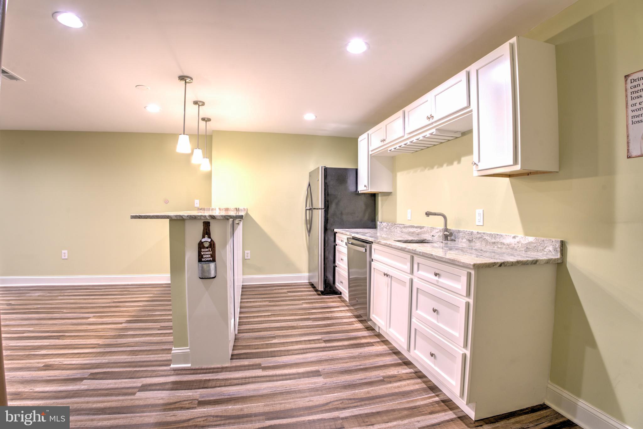 CLIFTON HUNT - Residential