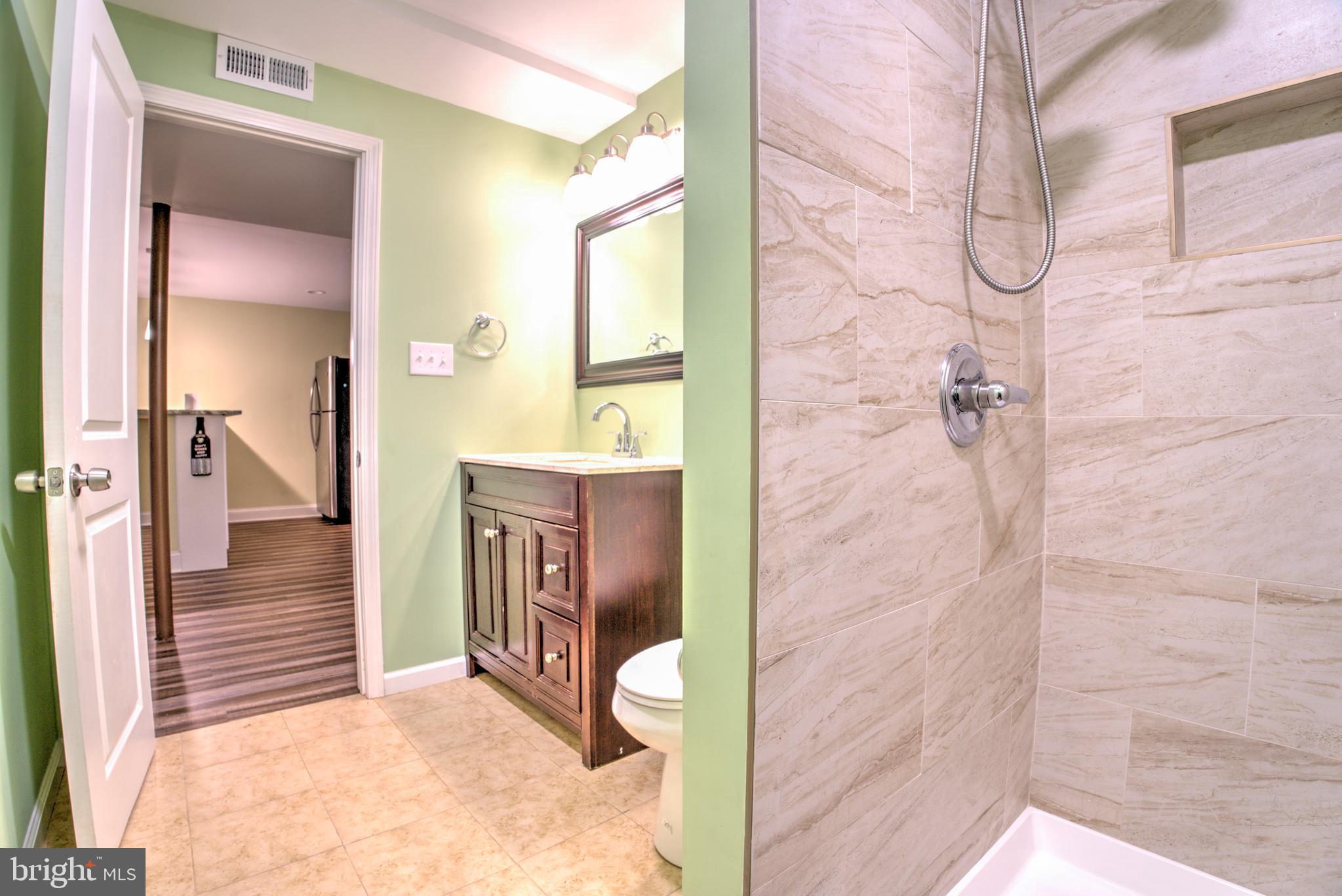 CLIFTON HUNT - Residential