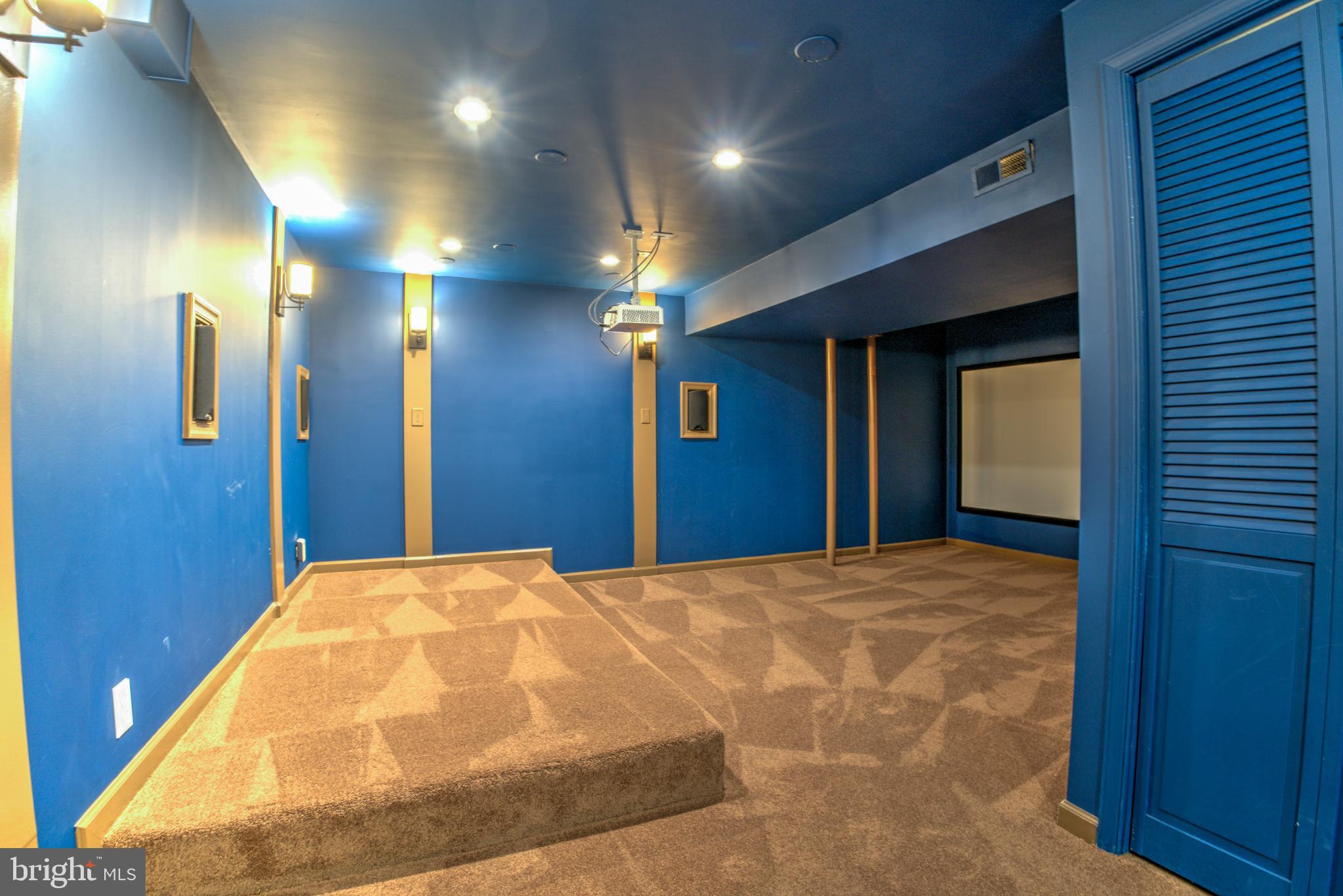 CLIFTON HUNT - Residential