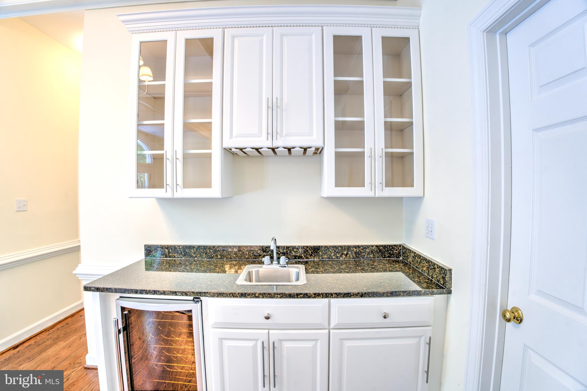 CLIFTON HUNT - Residential