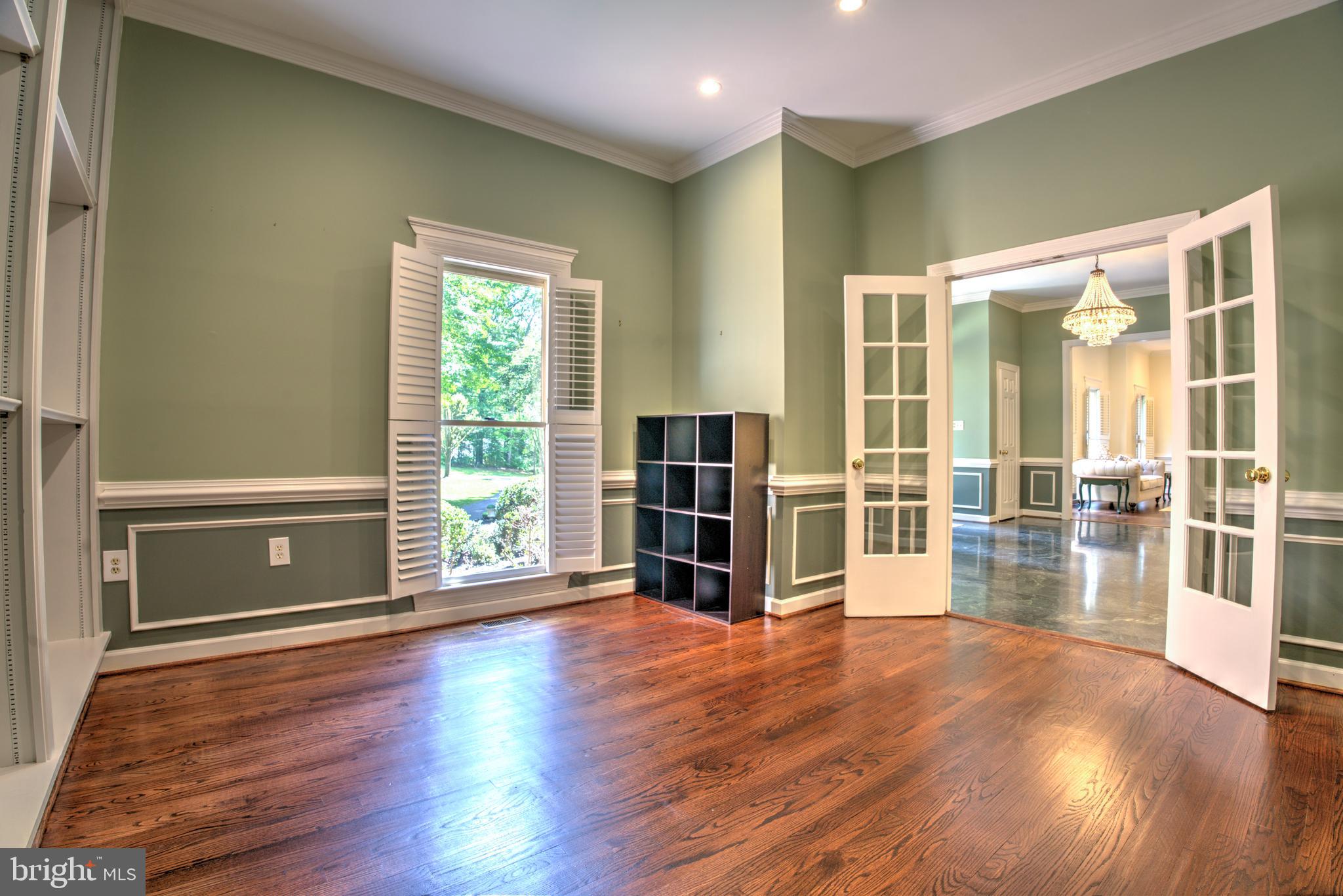 CLIFTON HUNT - Residential