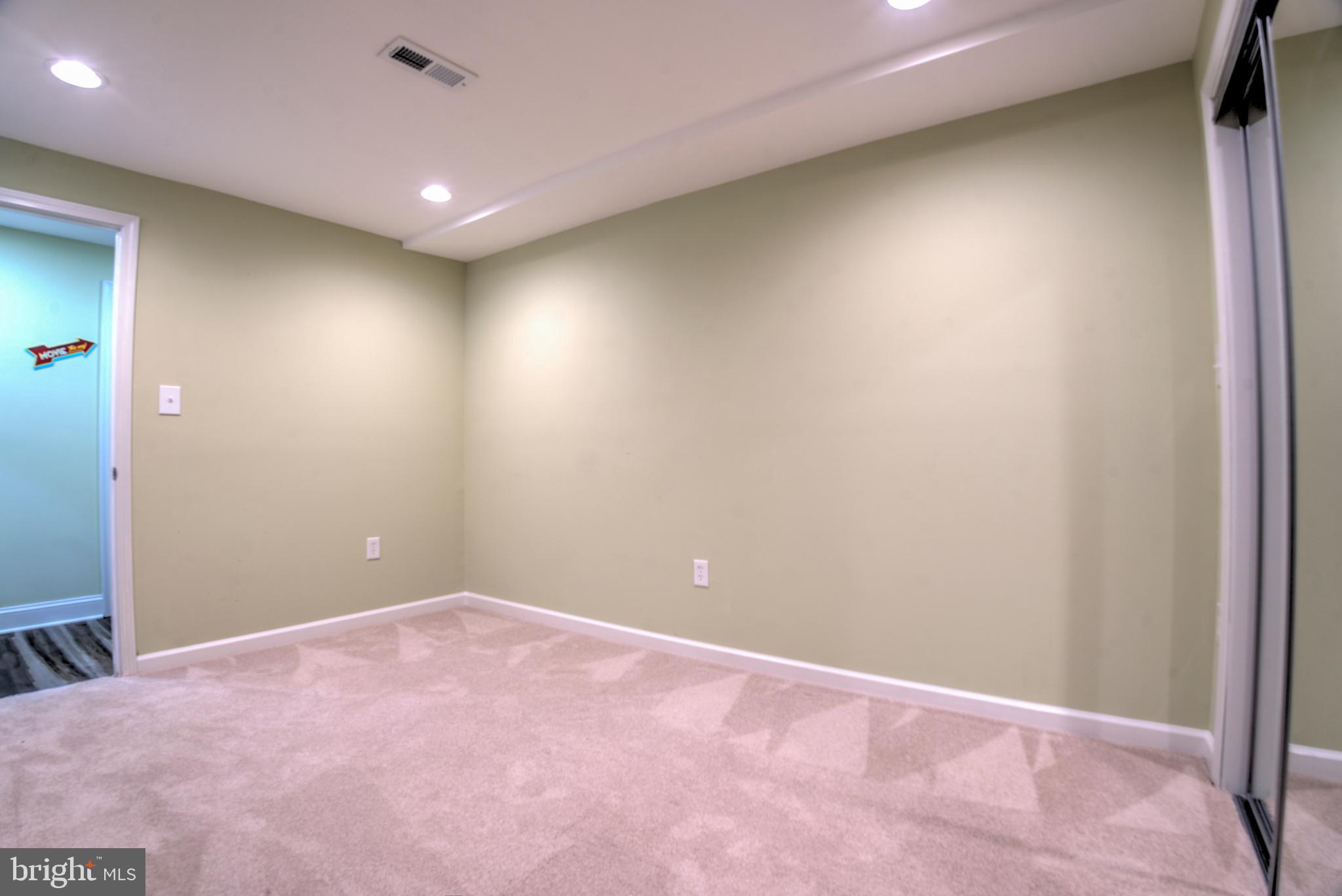 CLIFTON HUNT - Residential