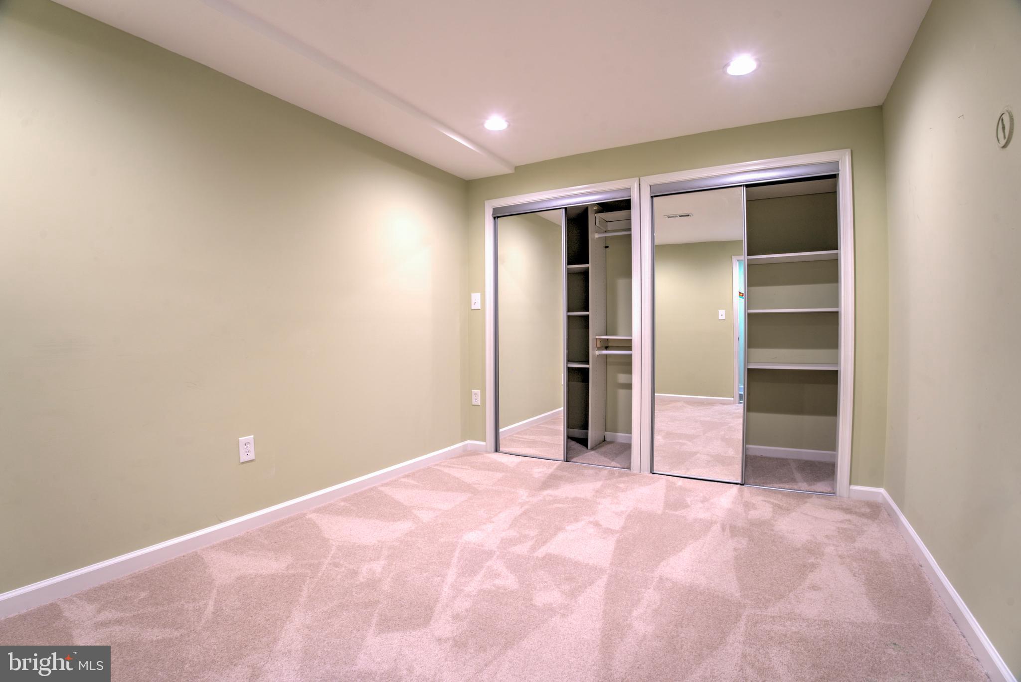 CLIFTON HUNT - Residential