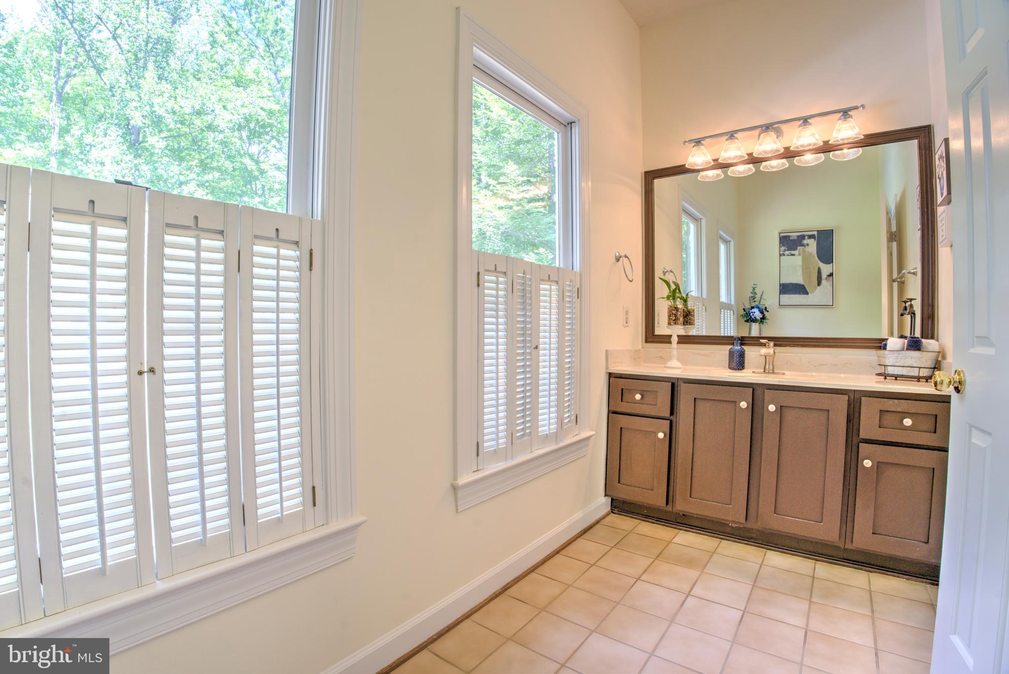 CLIFTON HUNT - Residential