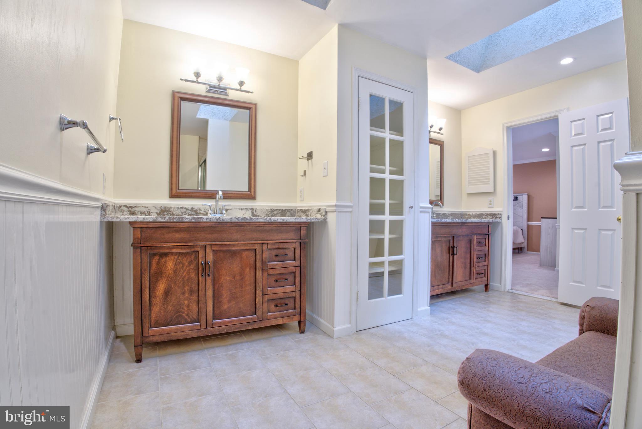 CLIFTON HUNT - Residential