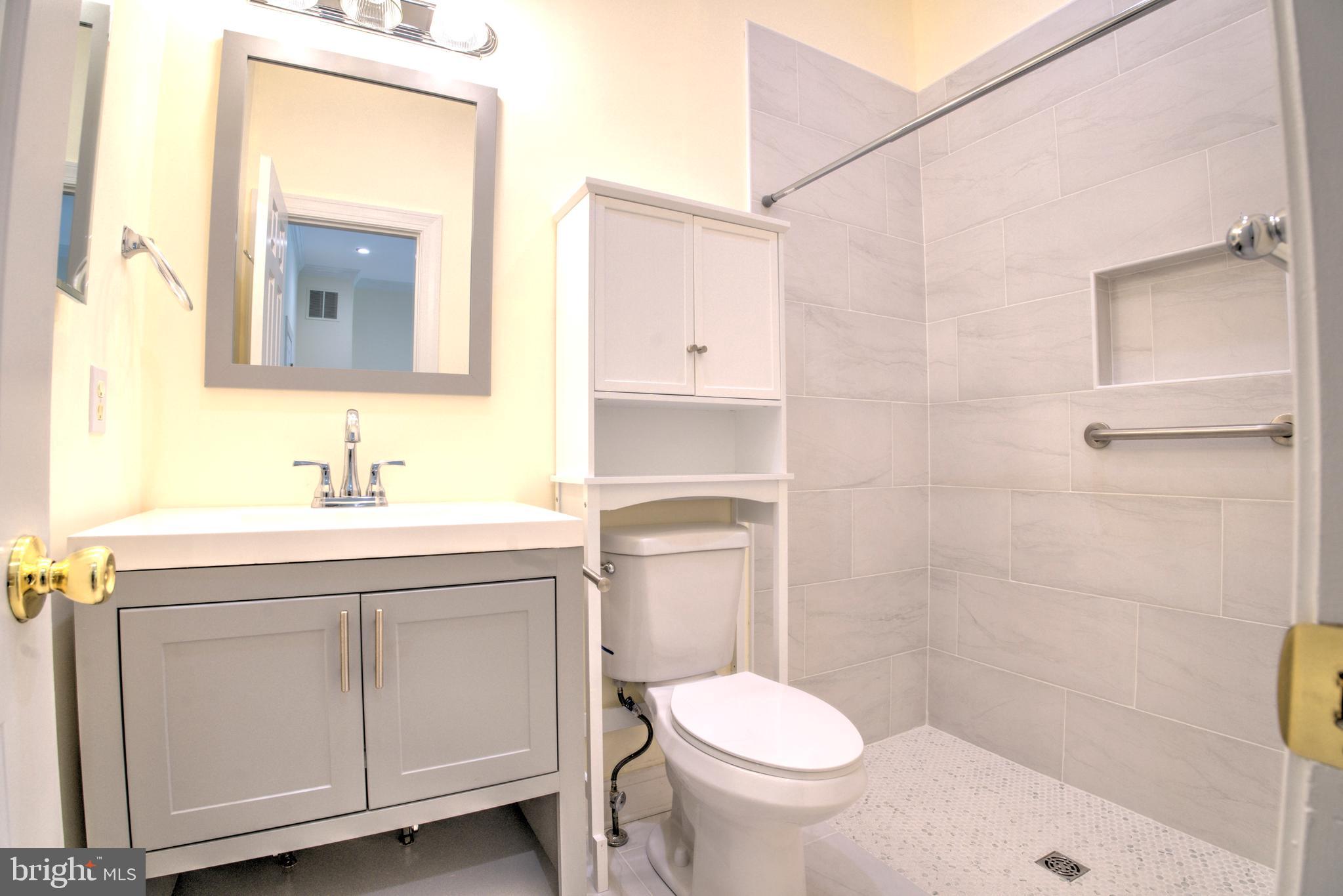 CLIFTON HUNT - Residential