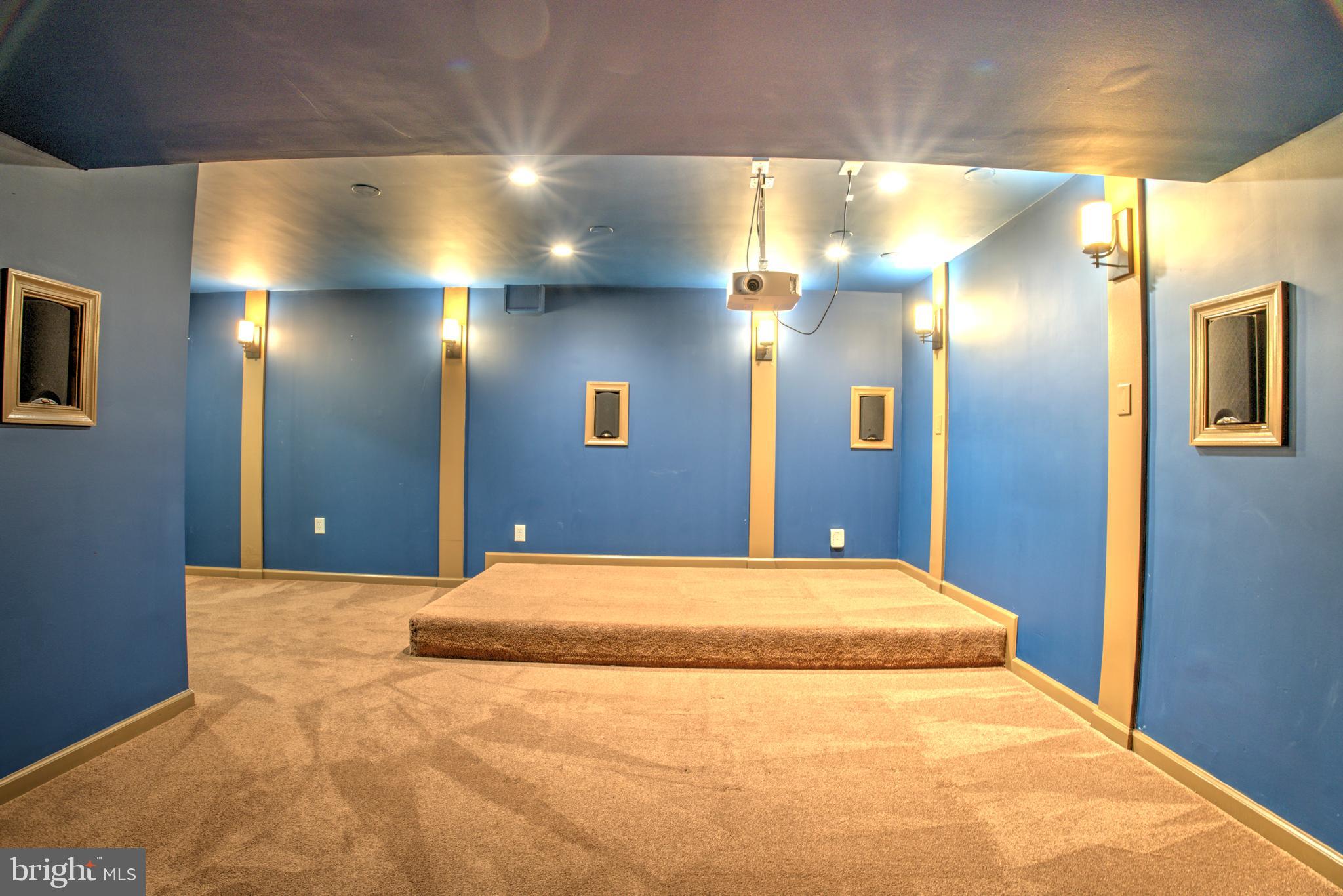 CLIFTON HUNT - Residential