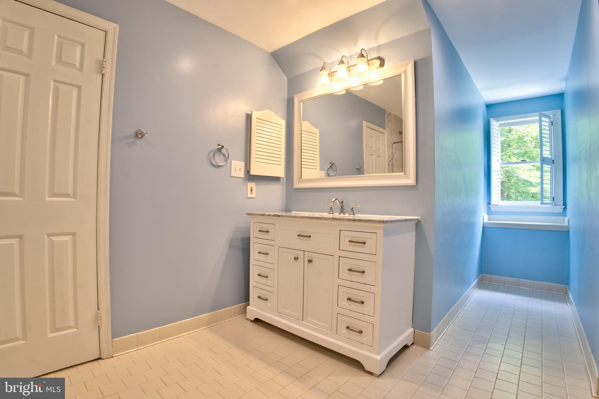 CLIFTON HUNT - Residential