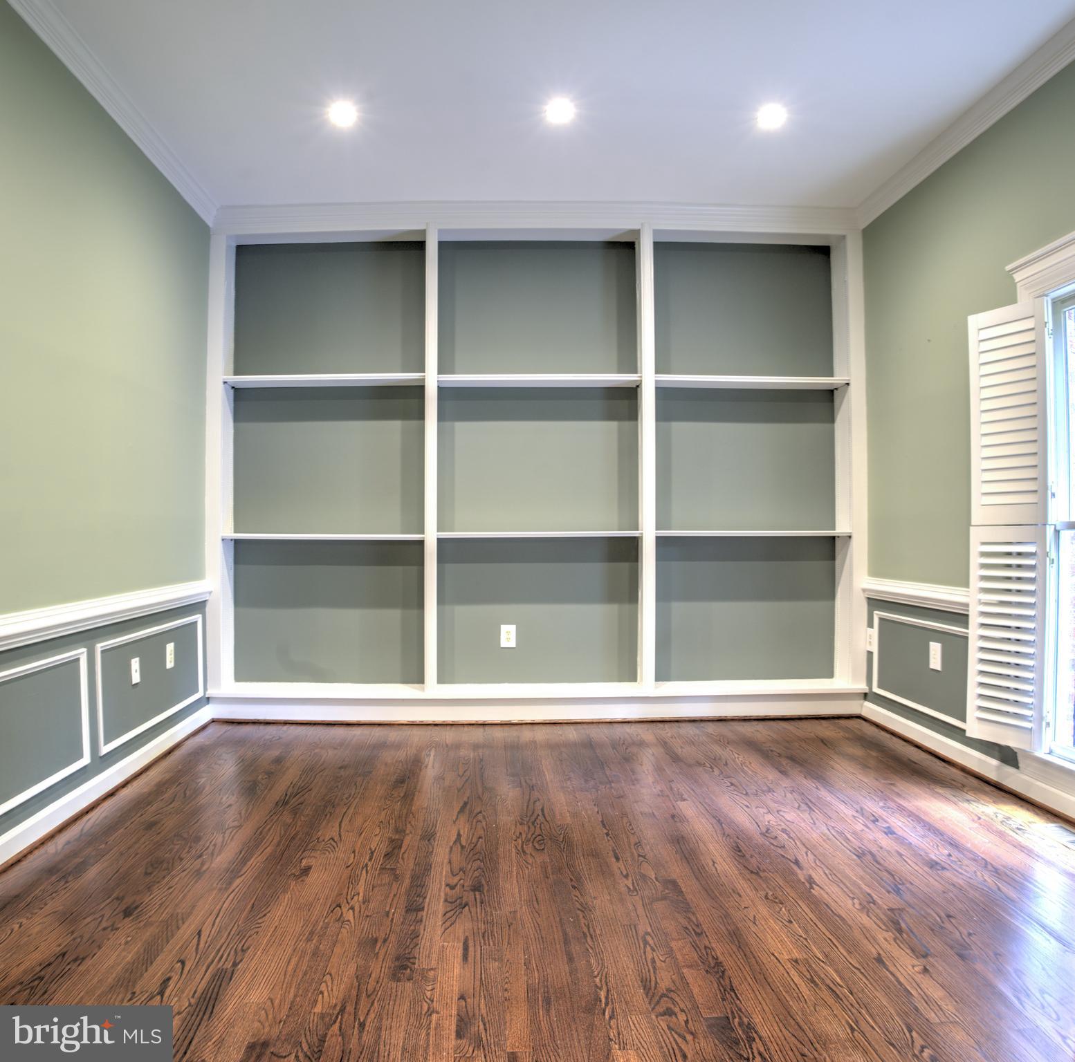 CLIFTON HUNT - Residential