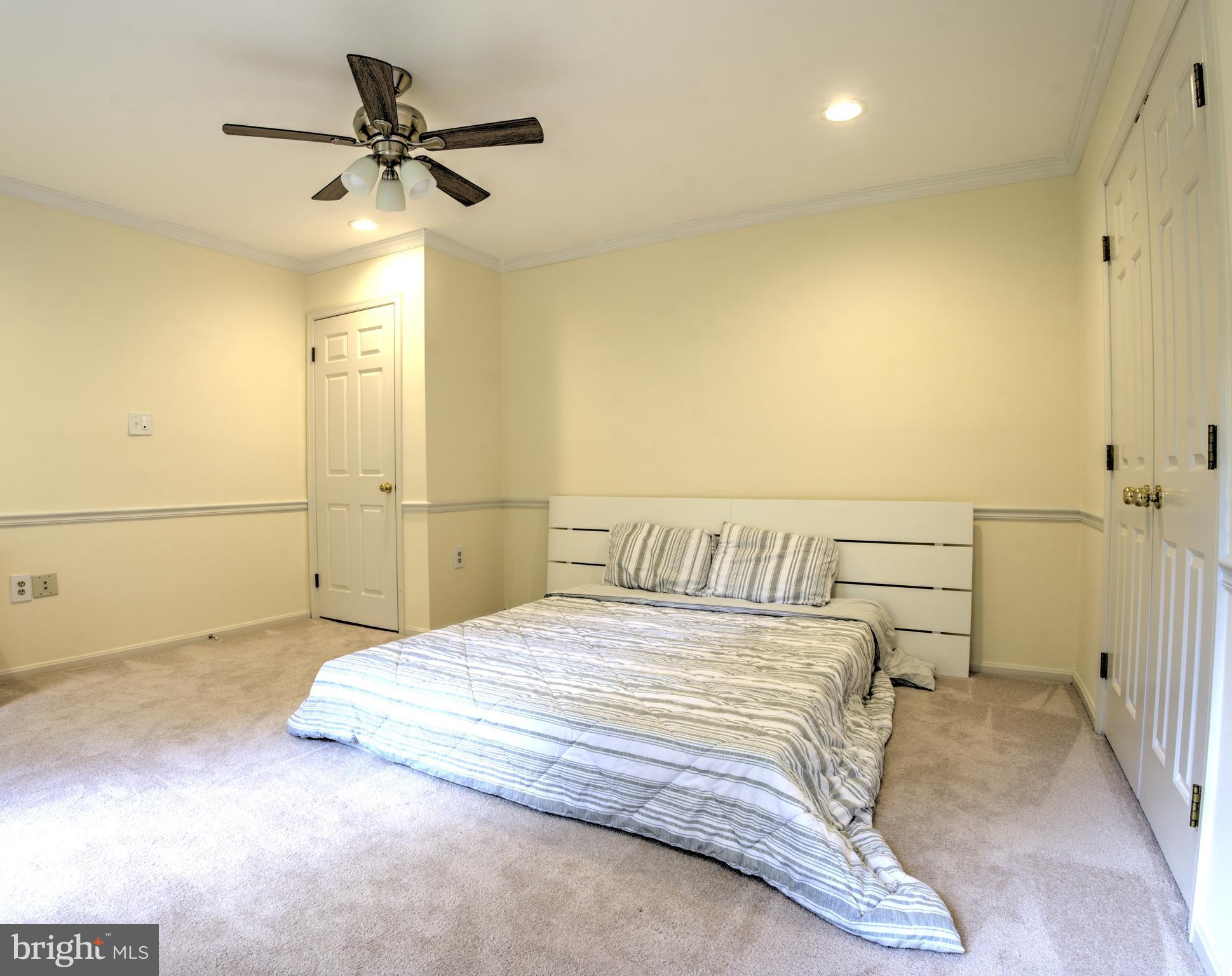 CLIFTON HUNT - Residential