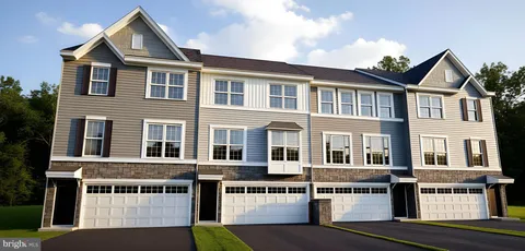 MLS: DENC2098444