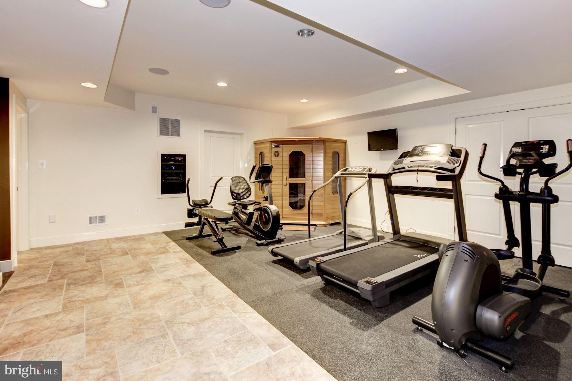 MERRY GO ROUND FARM - Residential