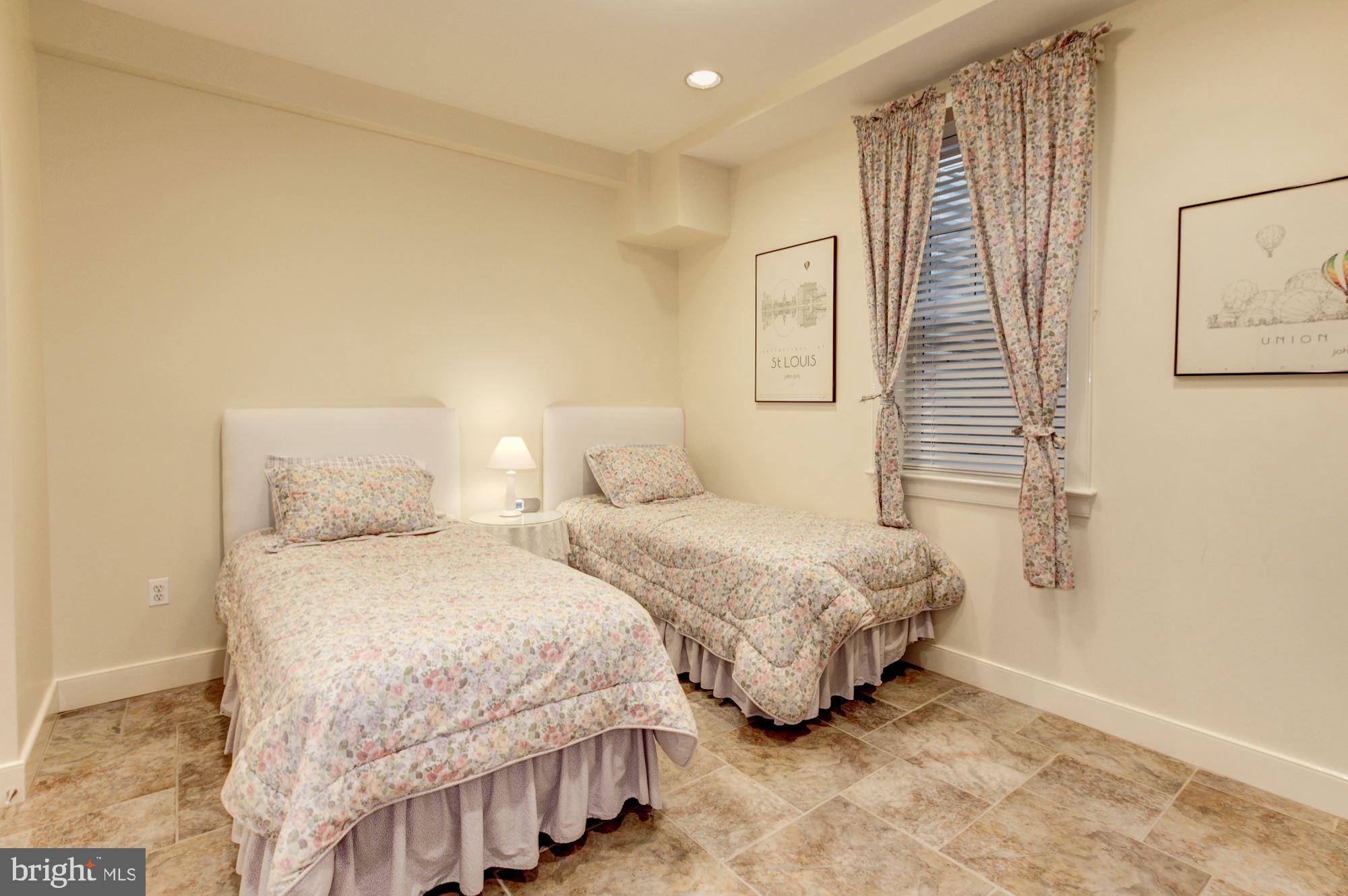 MERRY GO ROUND FARM - Residential